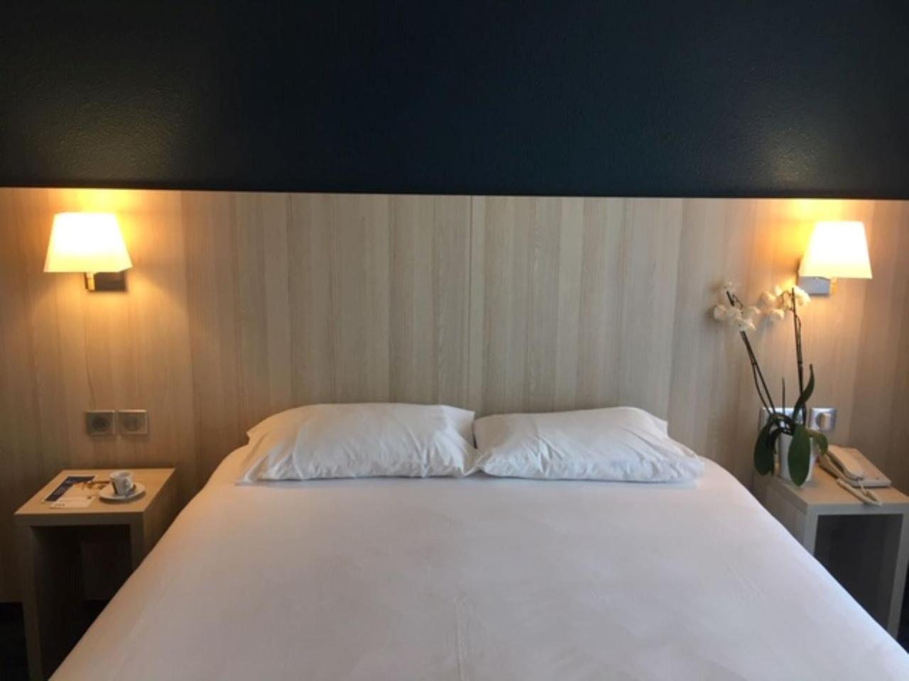 Double or Twin Room - Photo 8