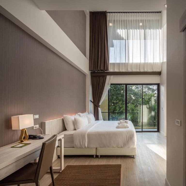 Junior Suite with Garden View