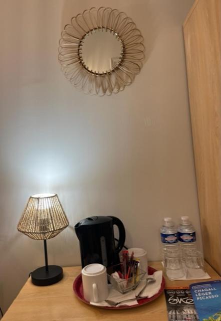 Economy small Double Room Semi Basement - Photo 6