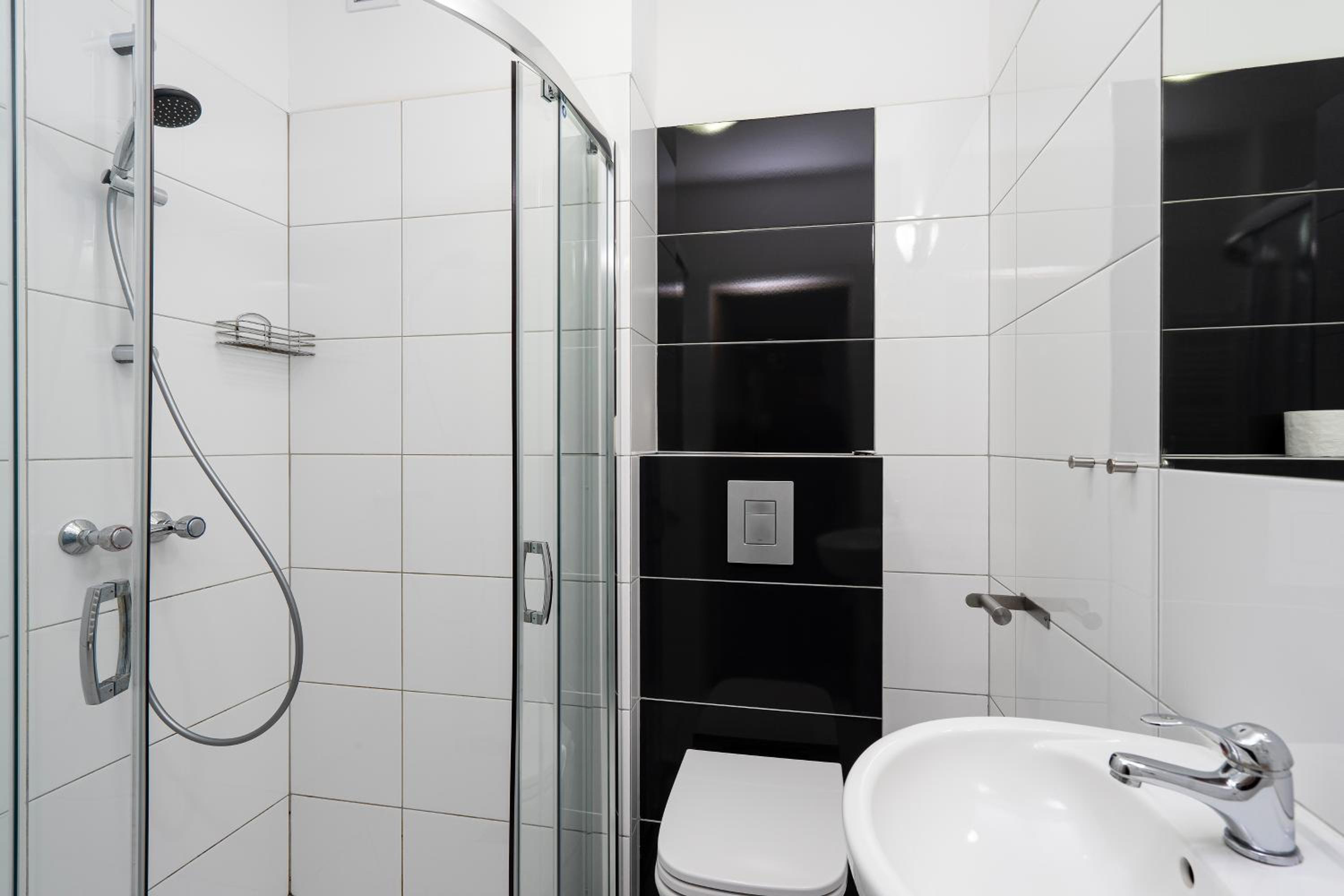Triple Room with Balcony - Photo 10