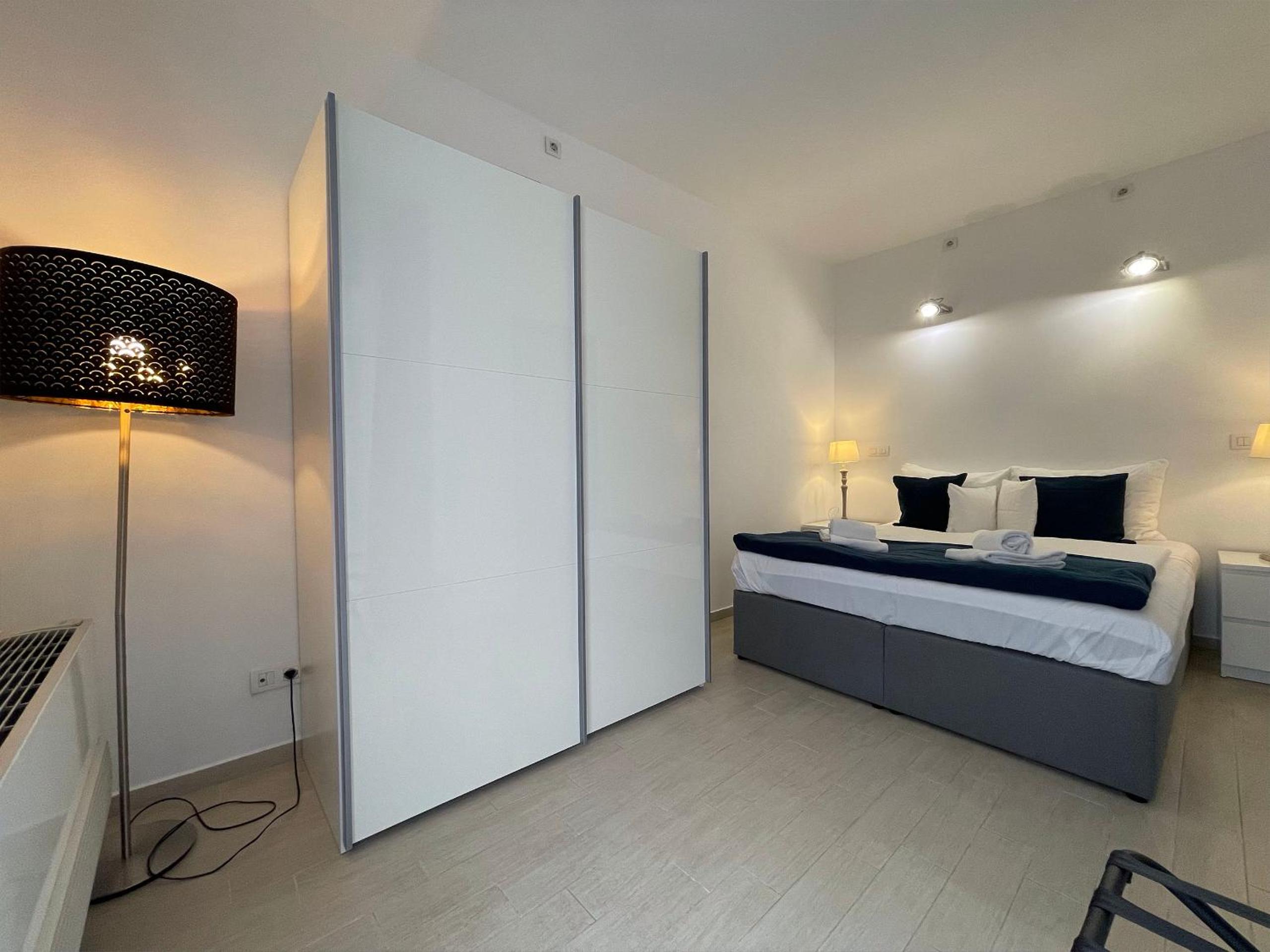 Superior Apartman 130m From The Main Building - Photo 8