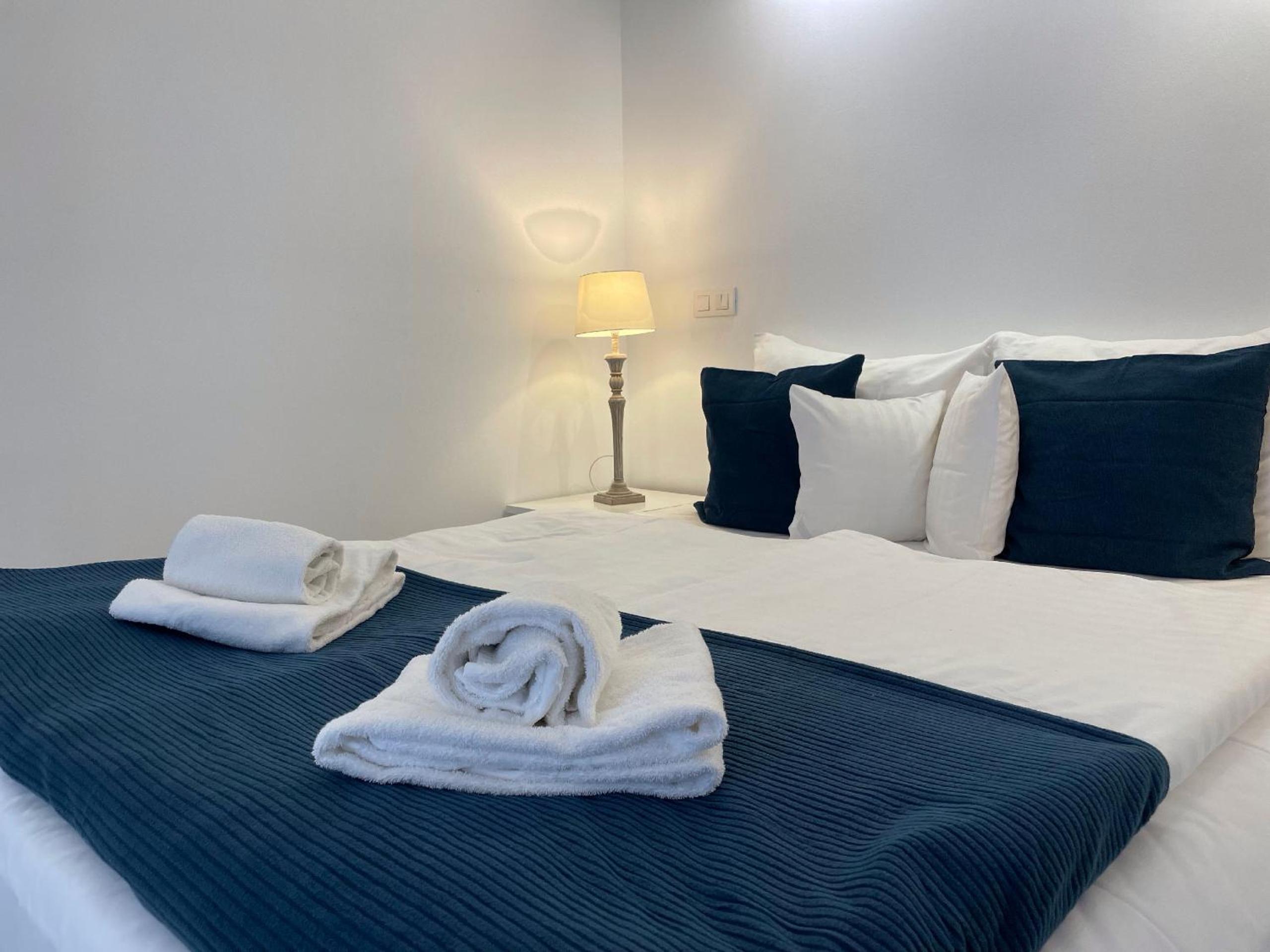 Superior Apartman 130m From The Main Building - Photo 1