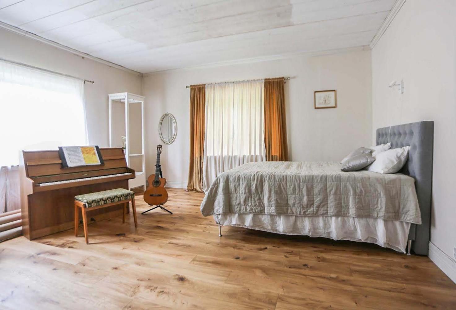 Four-Bedroom House photo 1