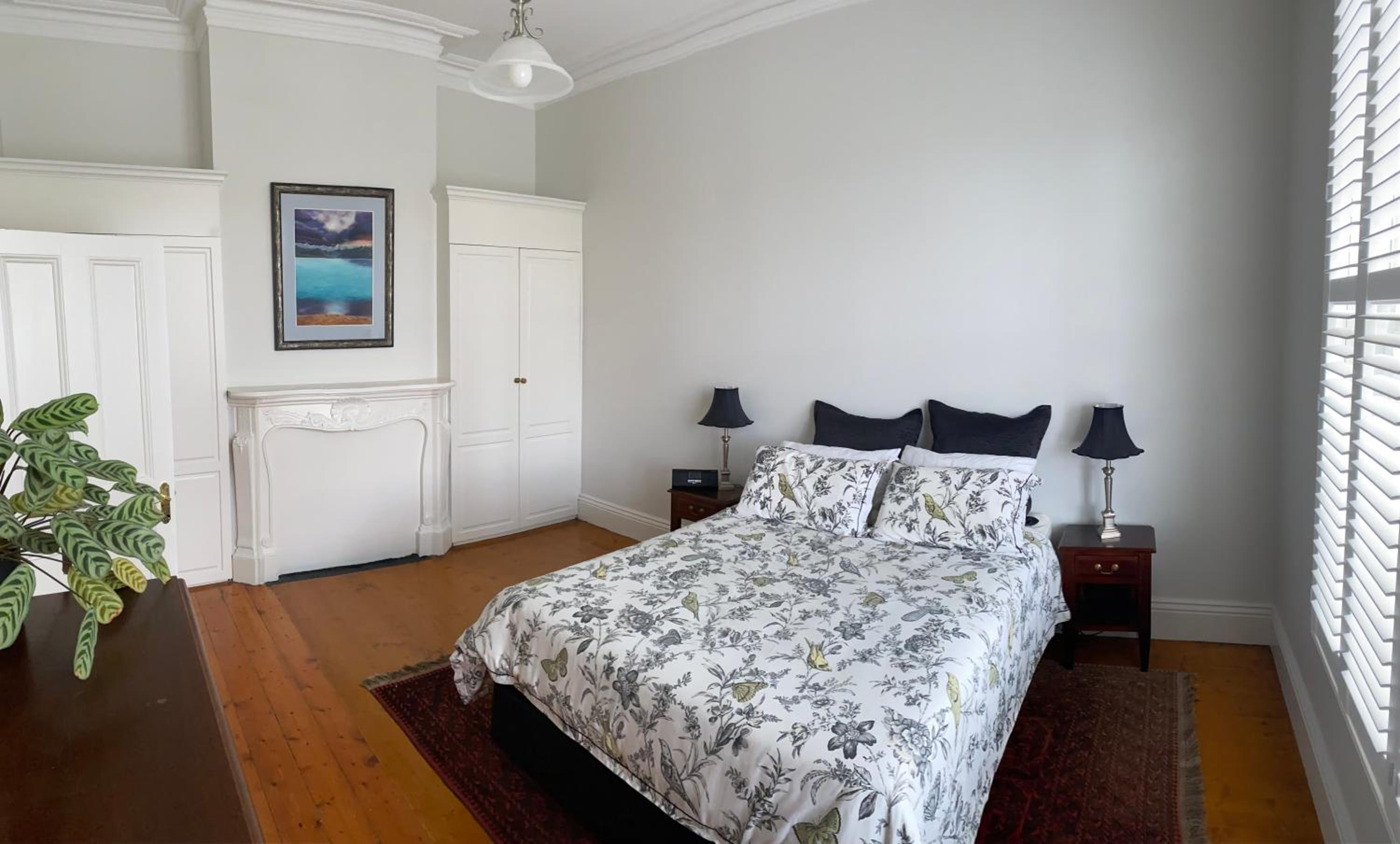 Three-Bedroom House photo 2