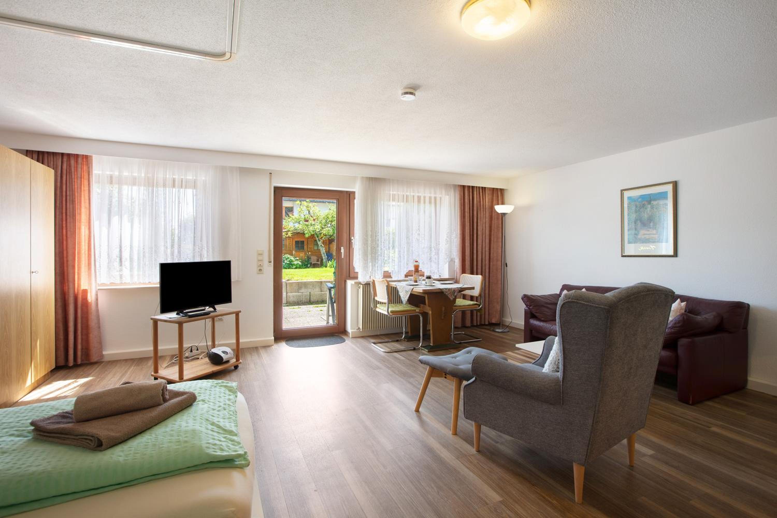 Superior One-Bedroom Apartment with Balcony photo 2