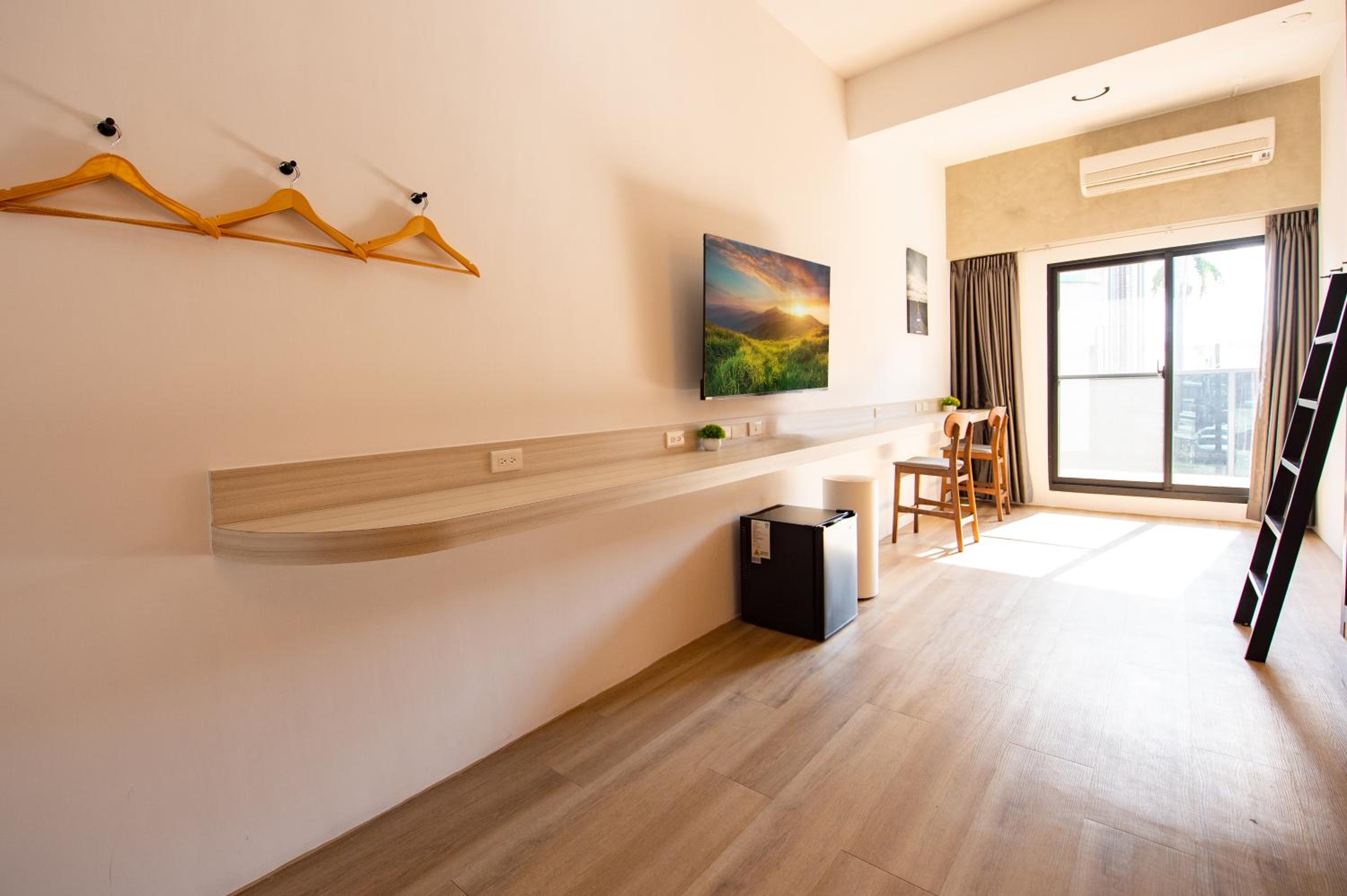 Quadruple Room With Private Bathroom photo 3