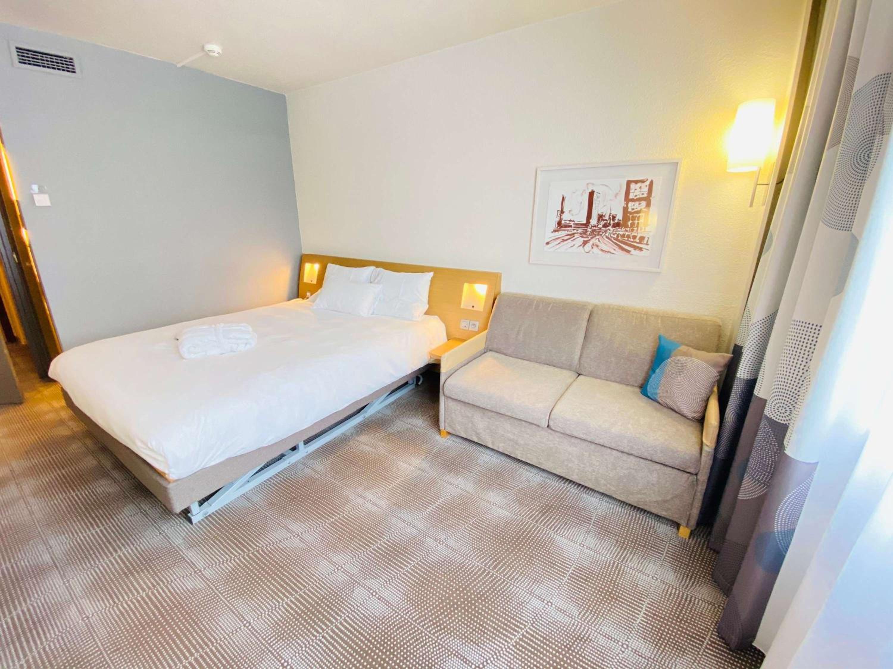 Standard Double Room with Sofa photo 3
