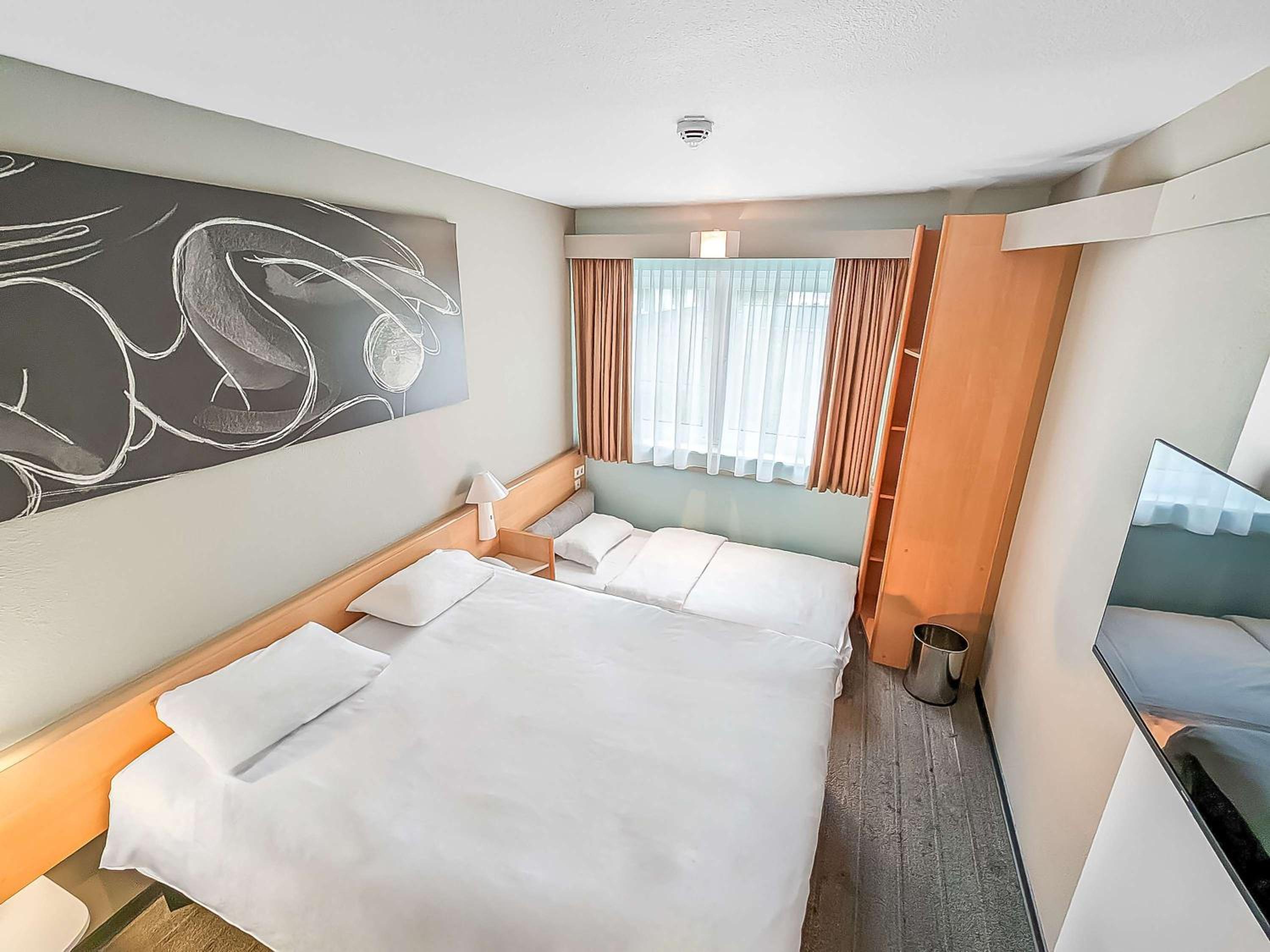 Standard Double Room with Sofa - Photo 1