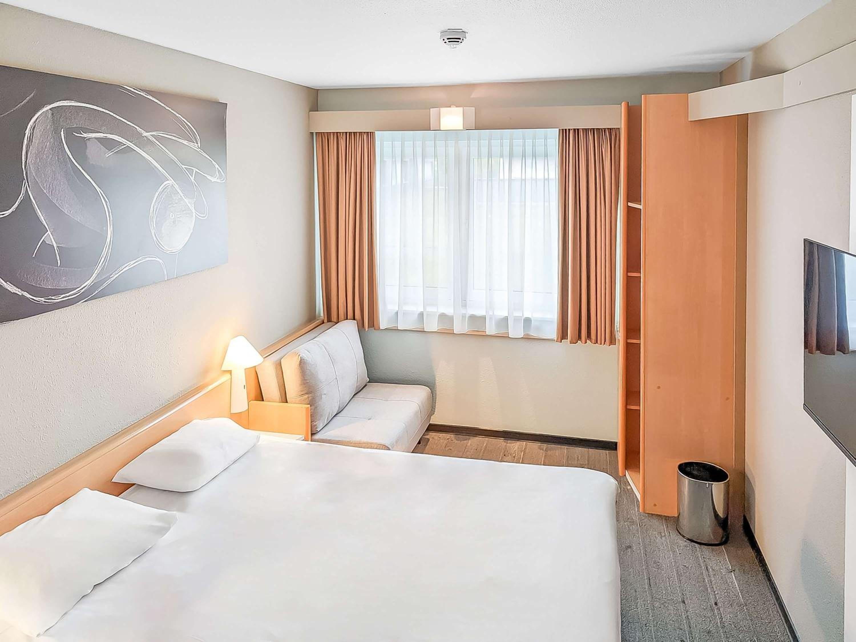 Standard Double Room with Sofa - Photo 3