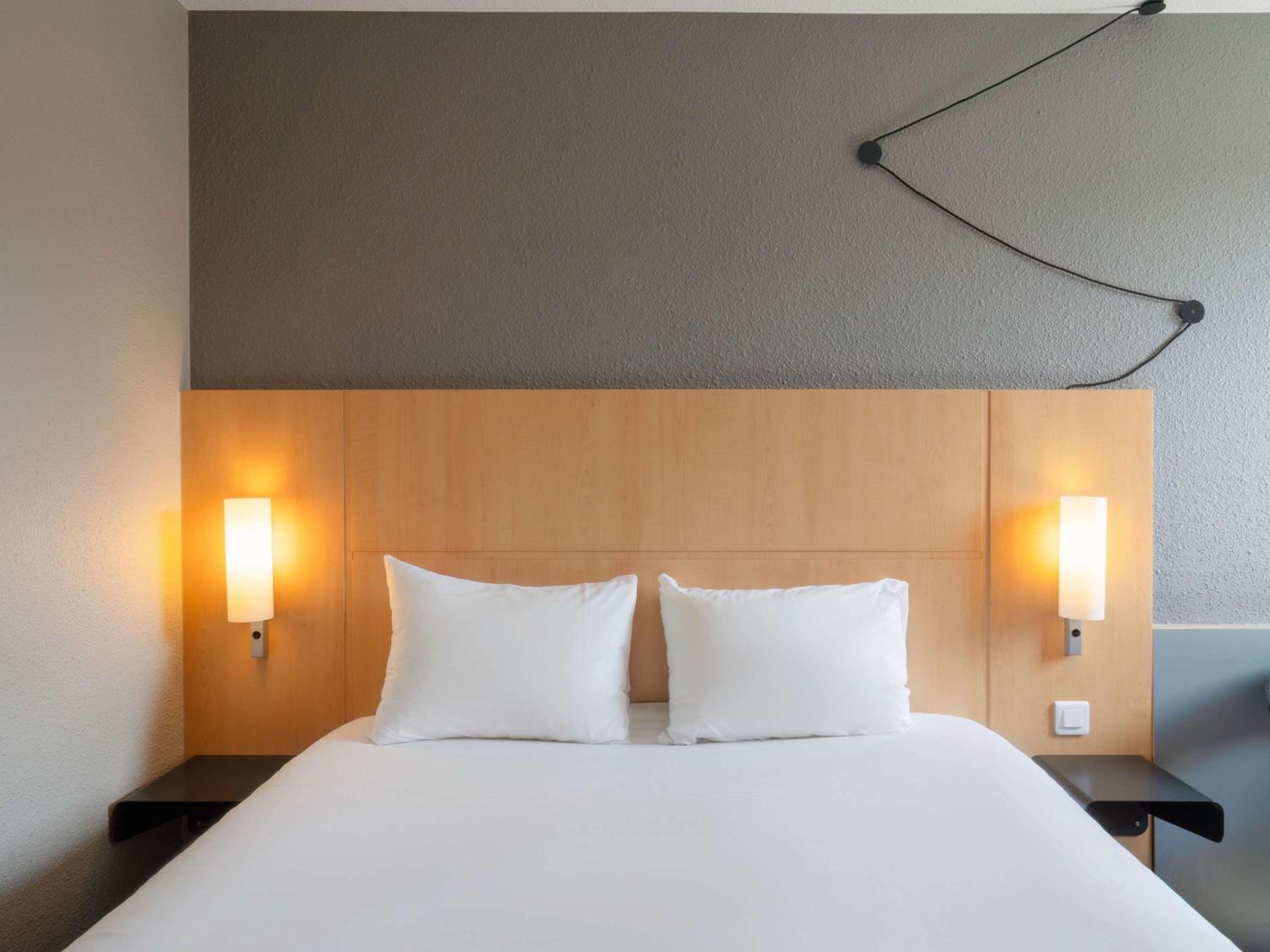 Standard Double Room - Photo 9