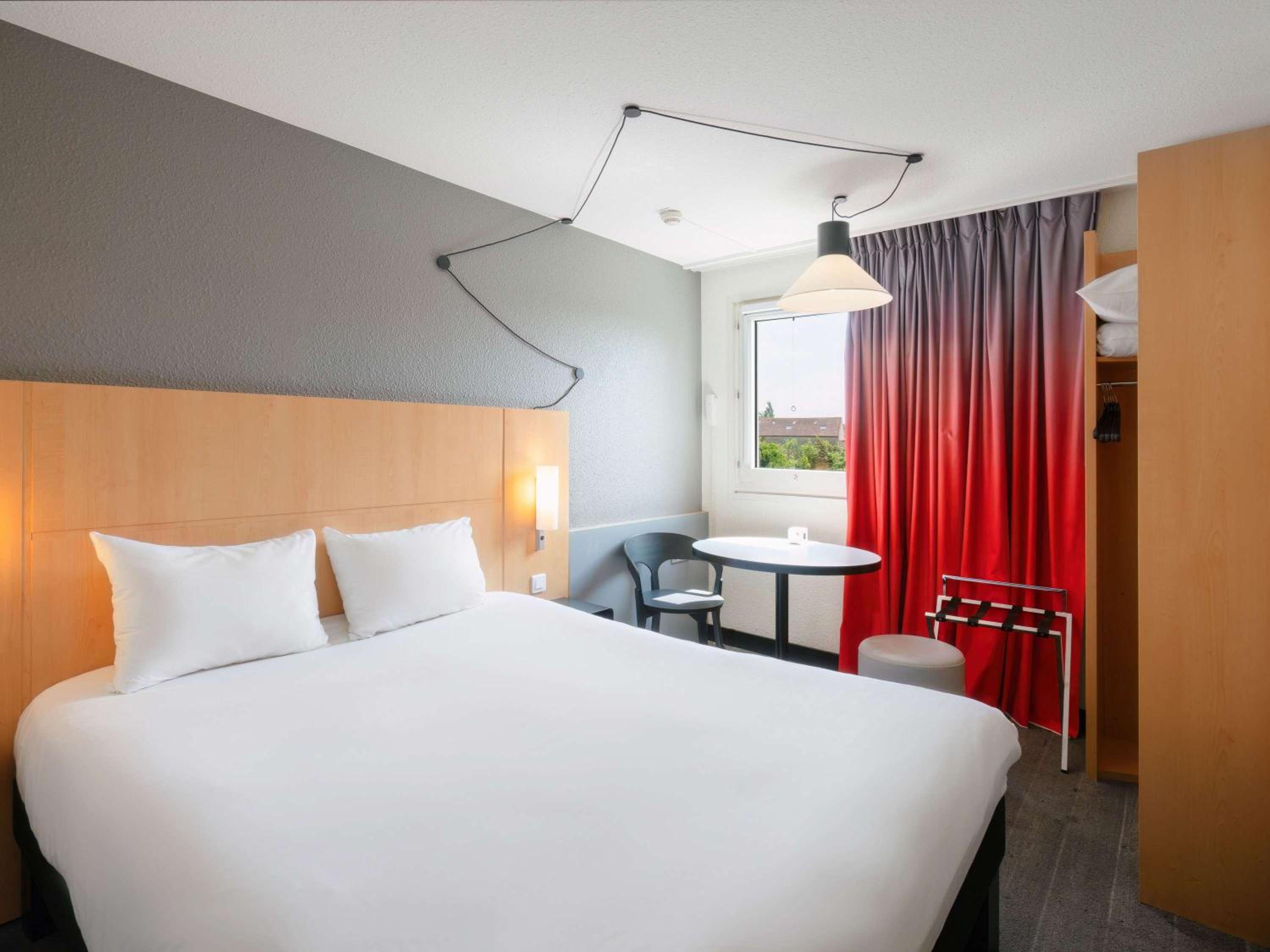 Standard Double Room - Photo 8