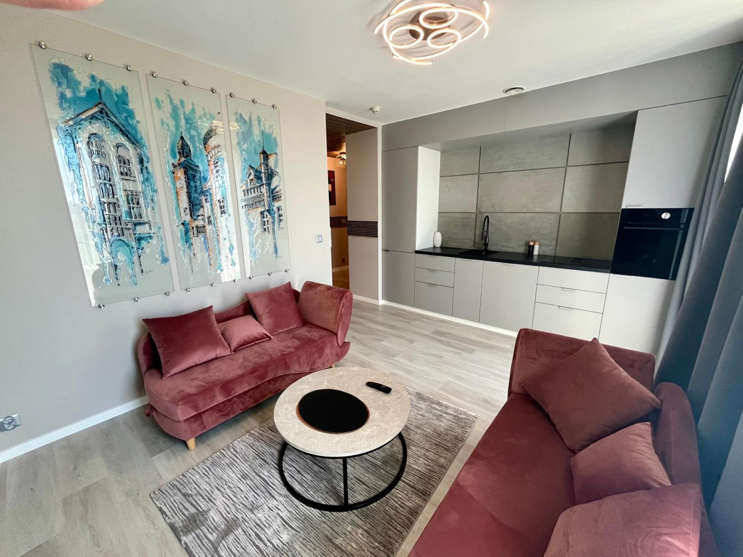 Two-Bedroom Deluxe Apartment with Balcony - Photo 10