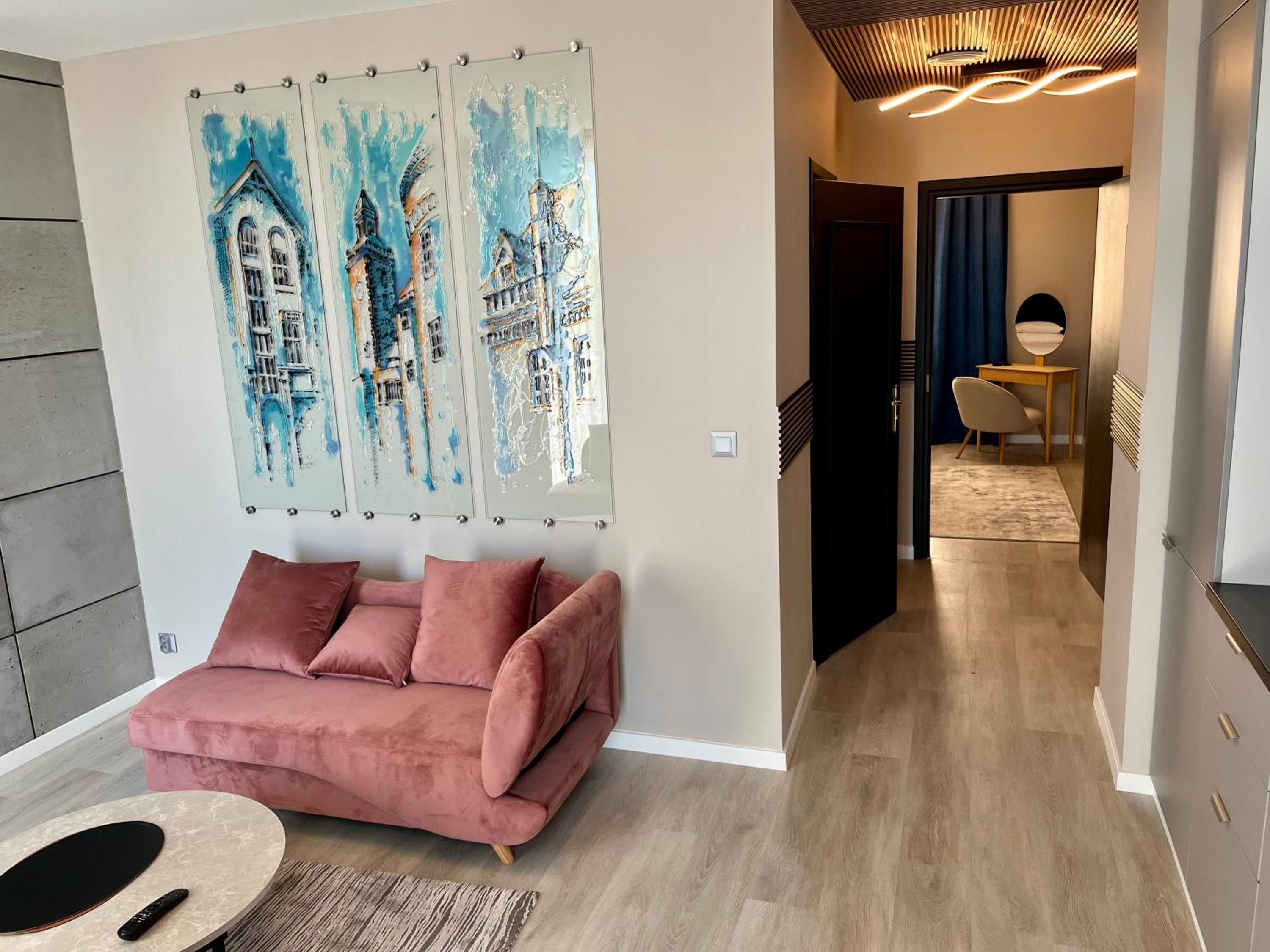 Two-Bedroom Deluxe Apartment with Balcony - Photo 17