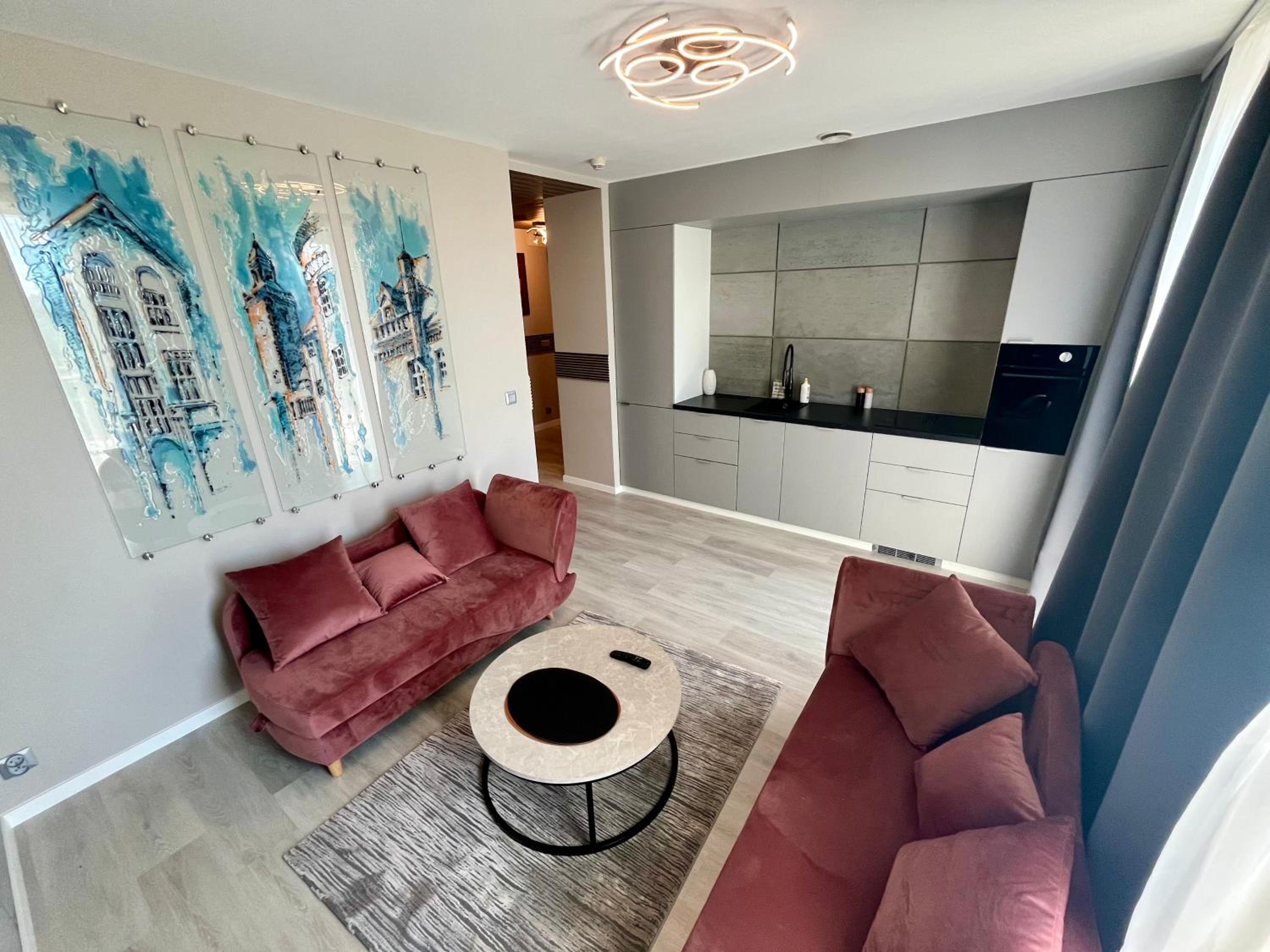 Two-Bedroom Deluxe Apartment with Balcony - Photo 7