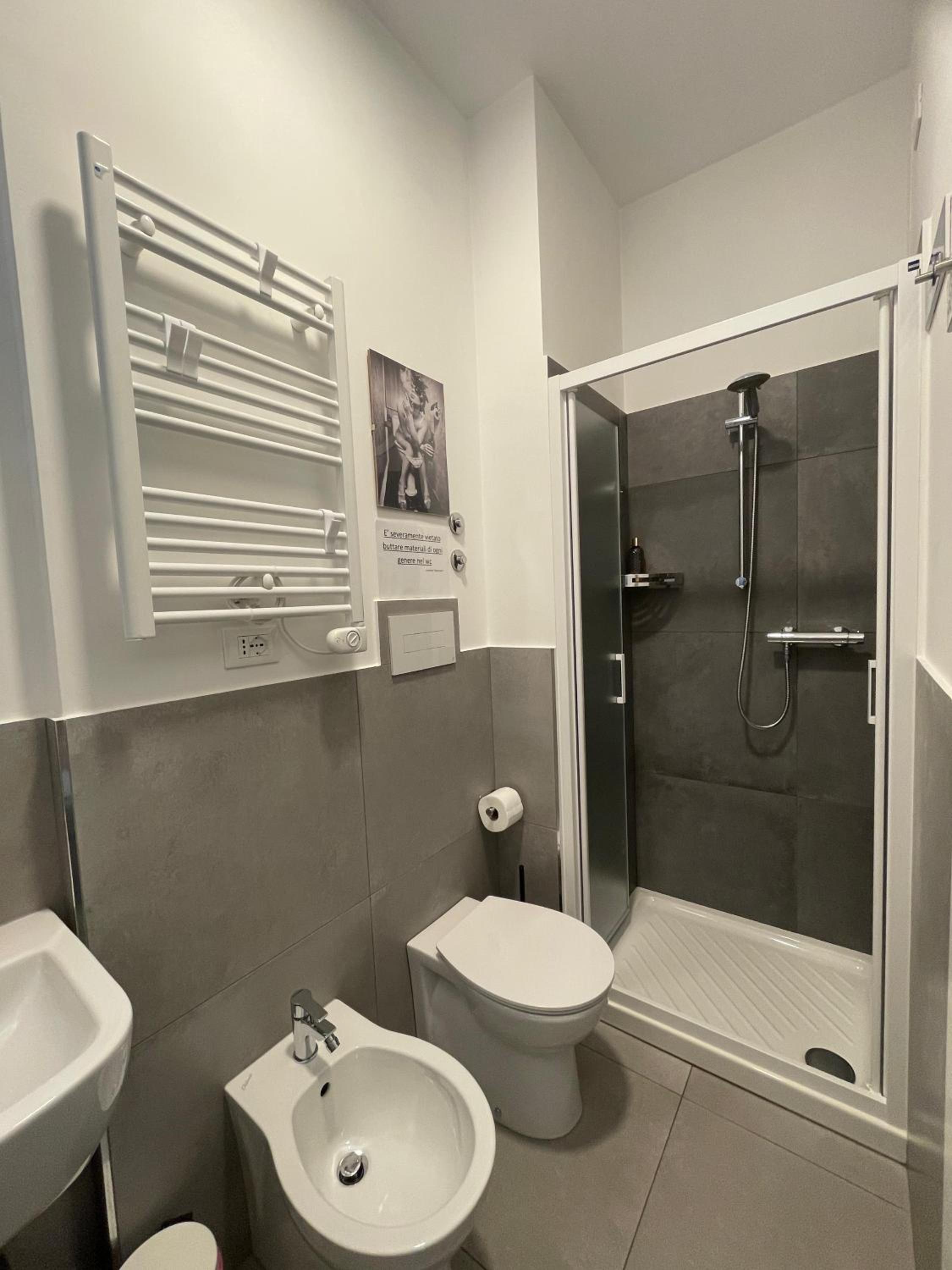 Double Room with Private Bathroom photo 2