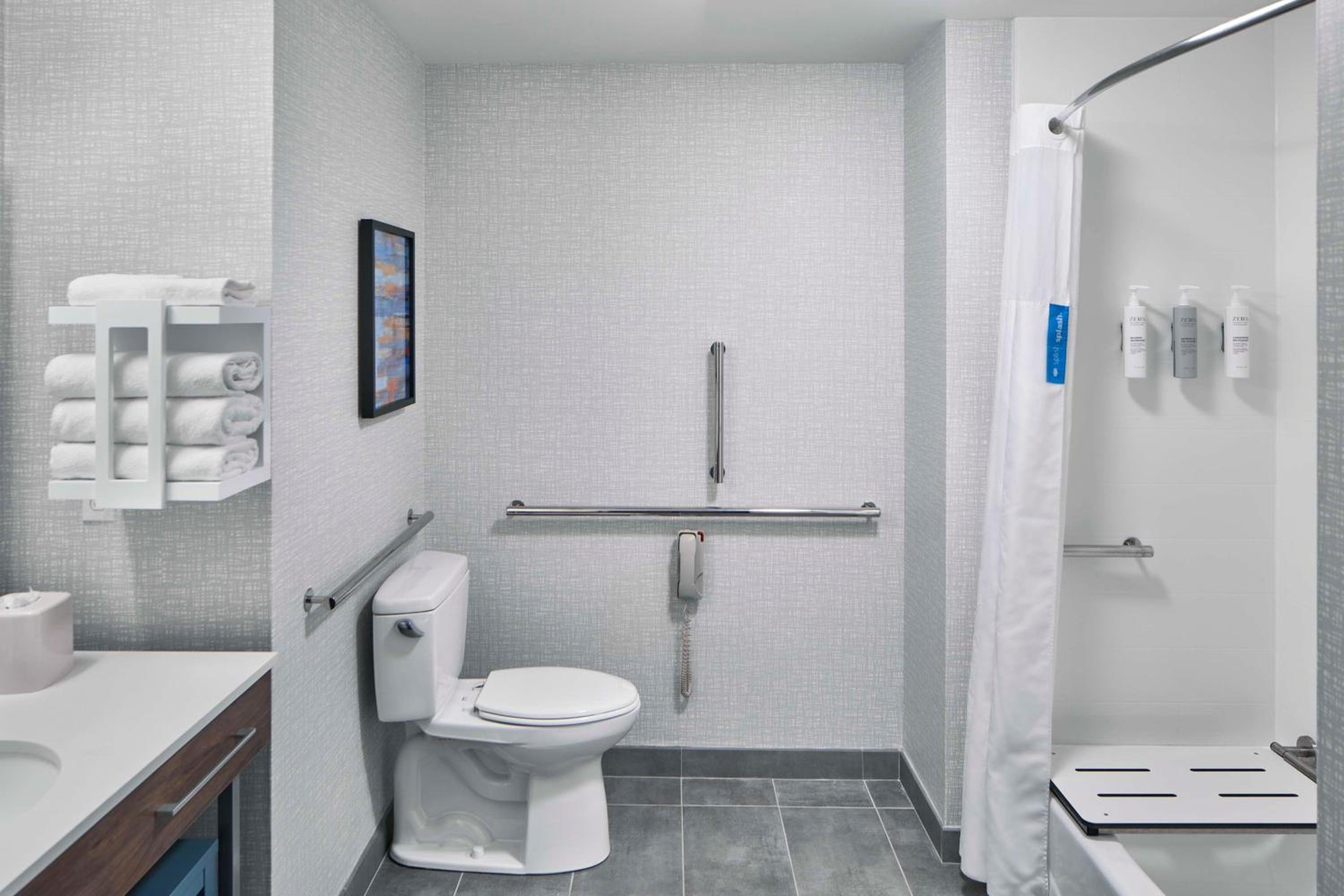 King Room wit Tub - Mobility Accessible - Photo 2