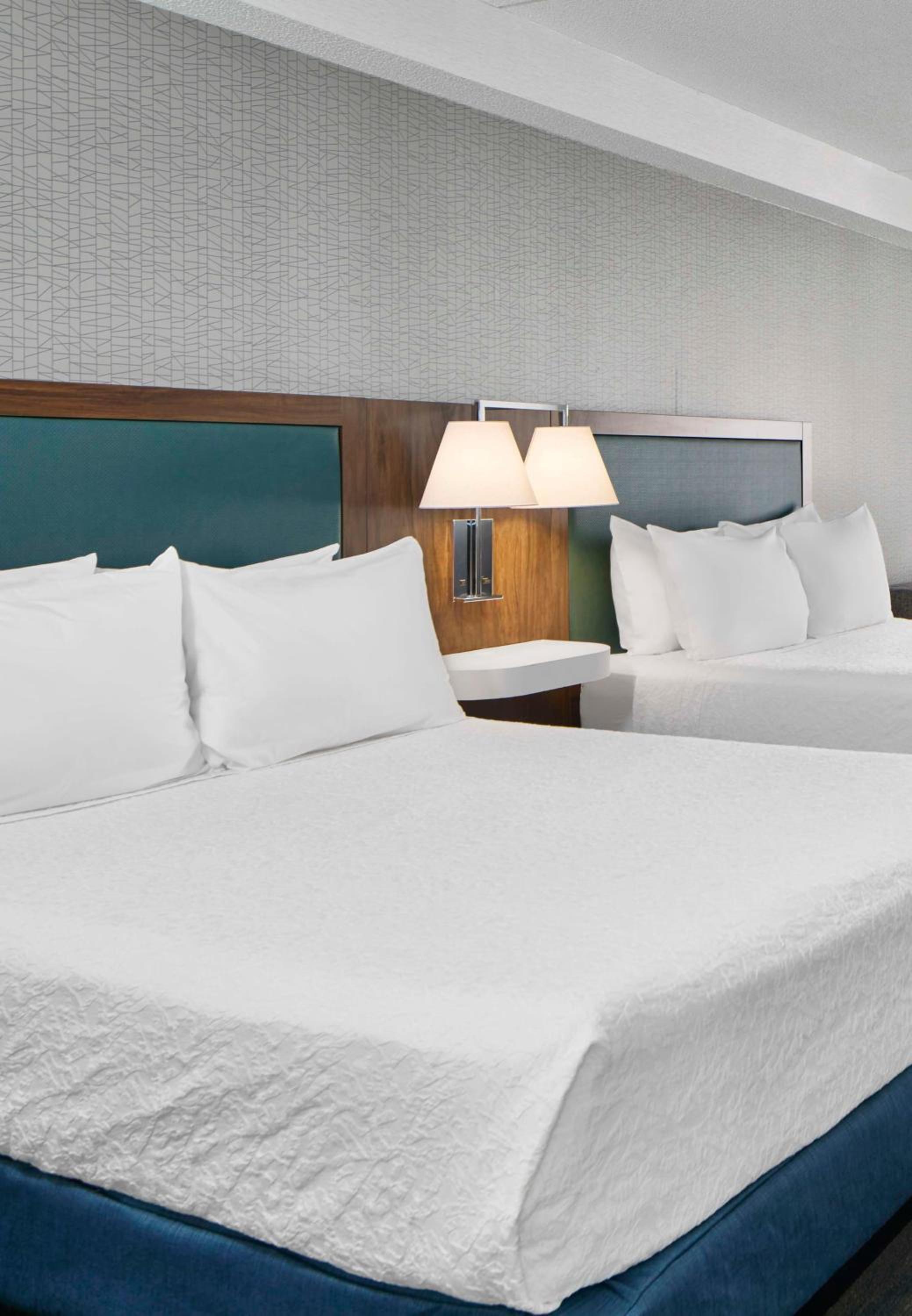 Queen Room with Two Queen Beds and Tub - Hearing Accessible - Photo 1