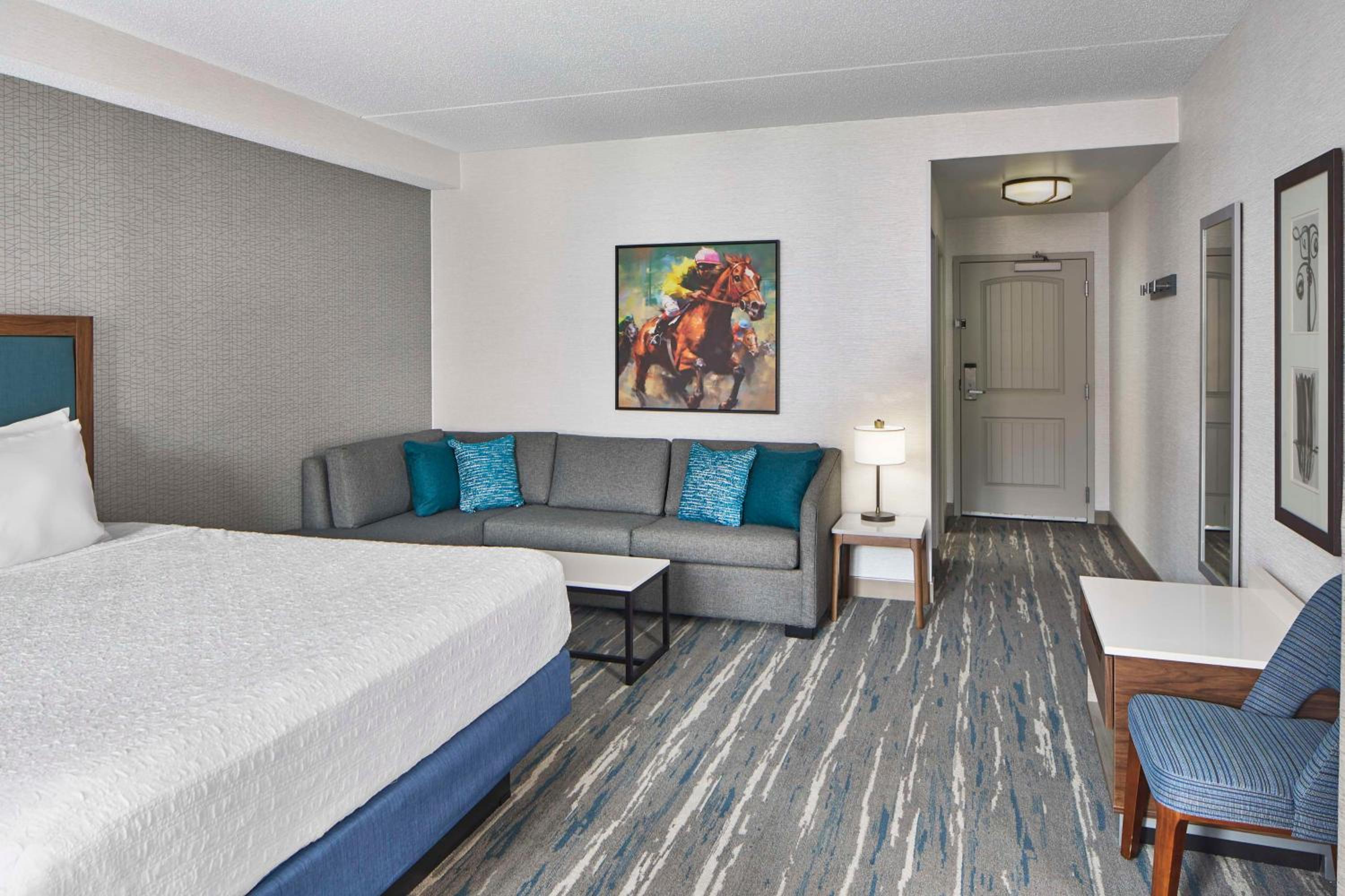 Room with Two King Beds and Sofa Bed - Photo 3