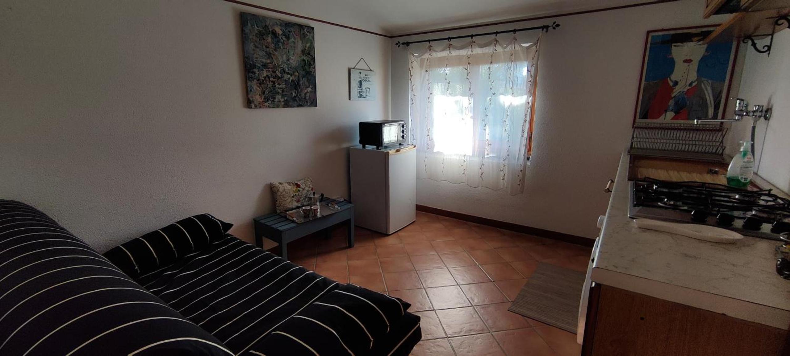 One-Bedroom Apartment photo 2