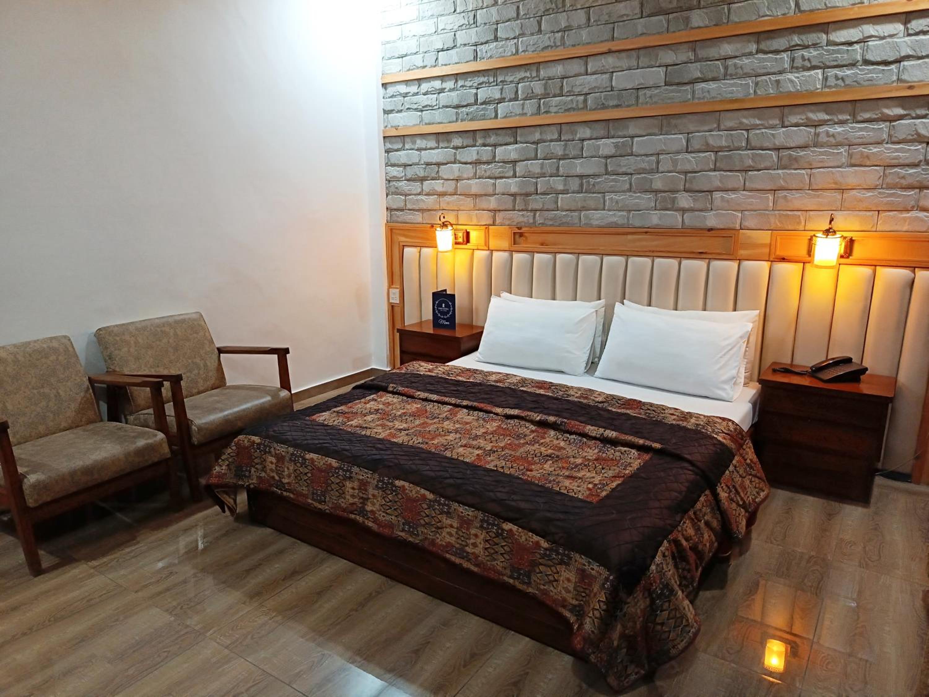Standard Double or Twin Room photo 3