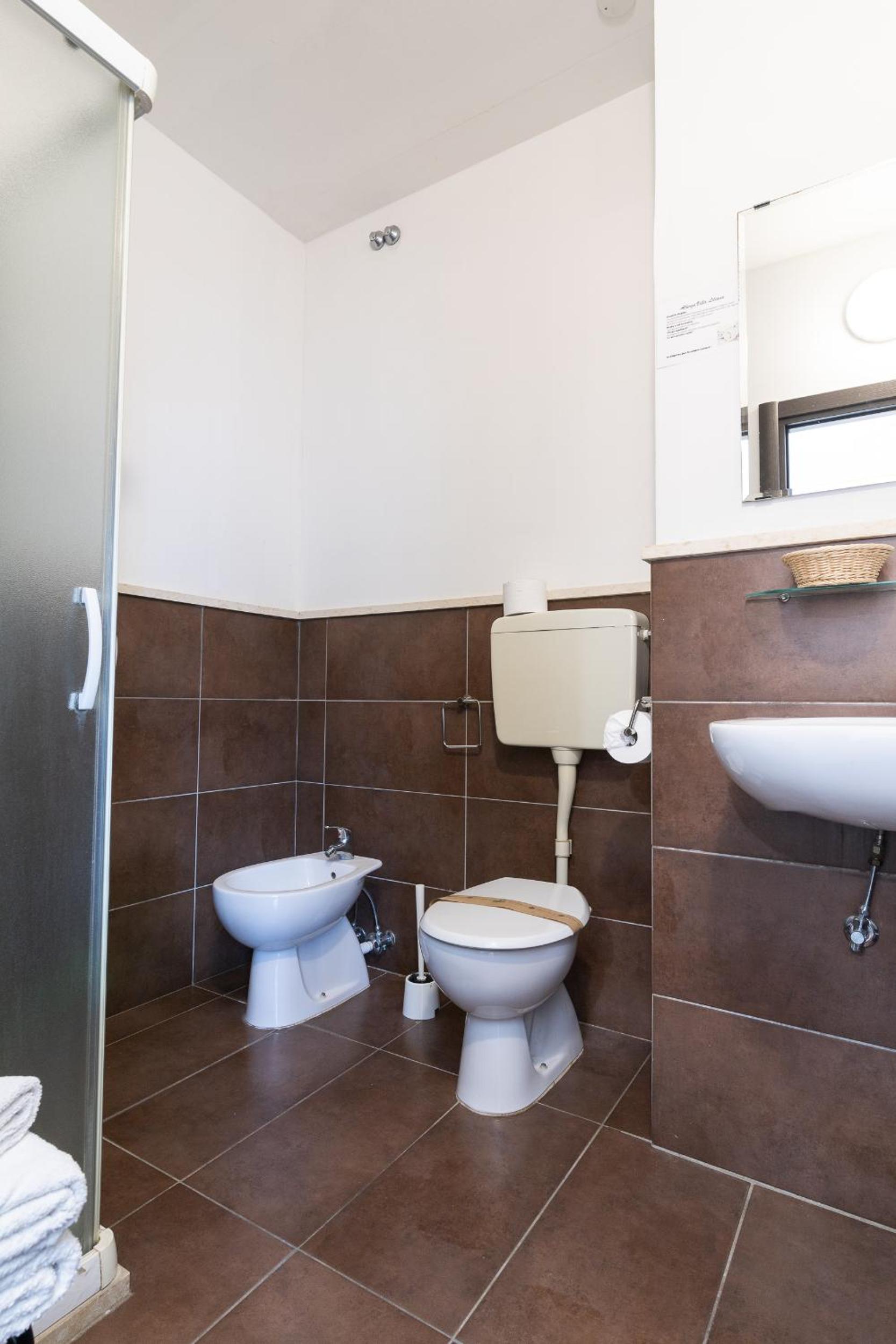 2 Connecting Double Rooms - Photo 10
