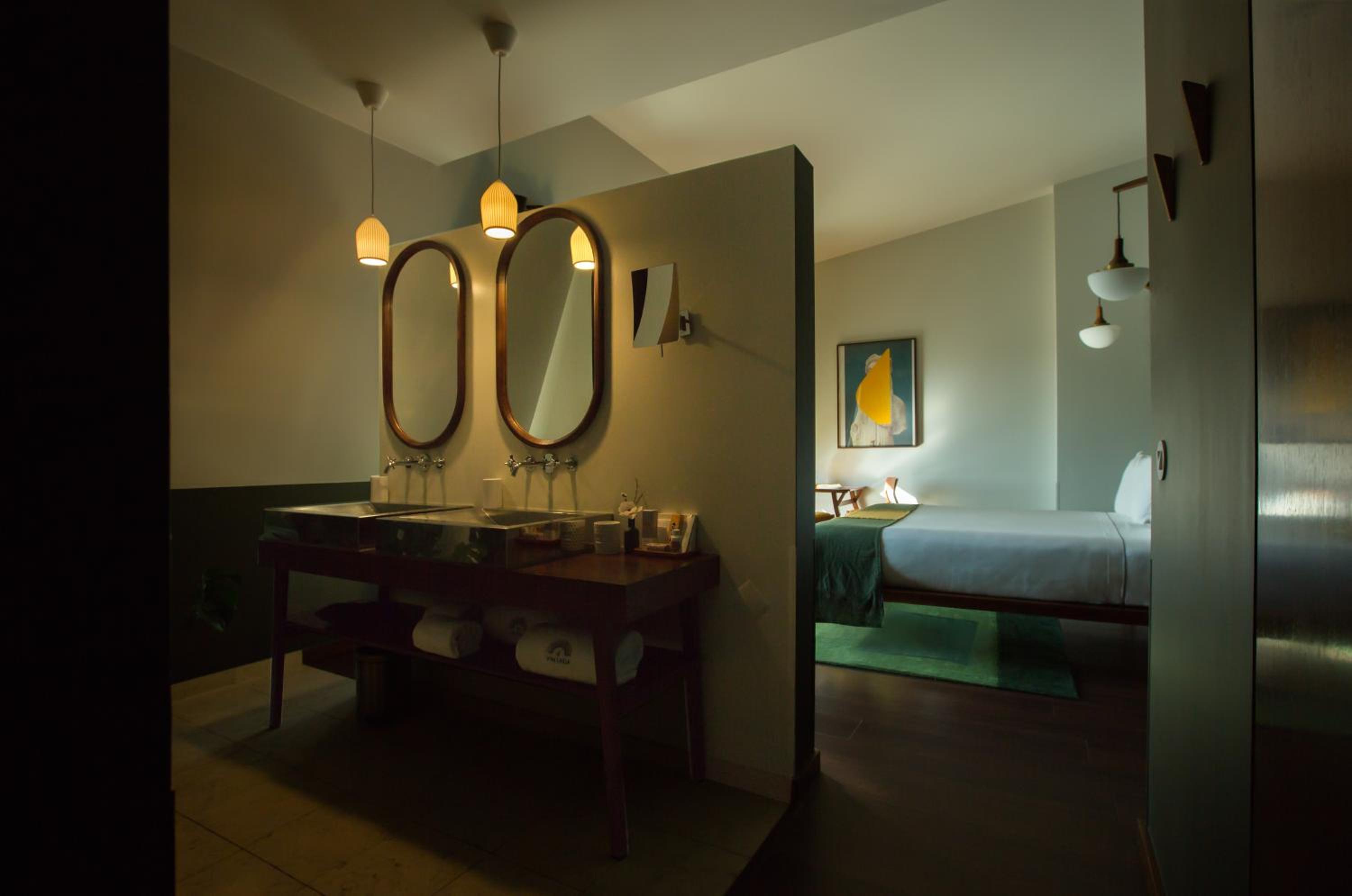 Suite - Photo 3