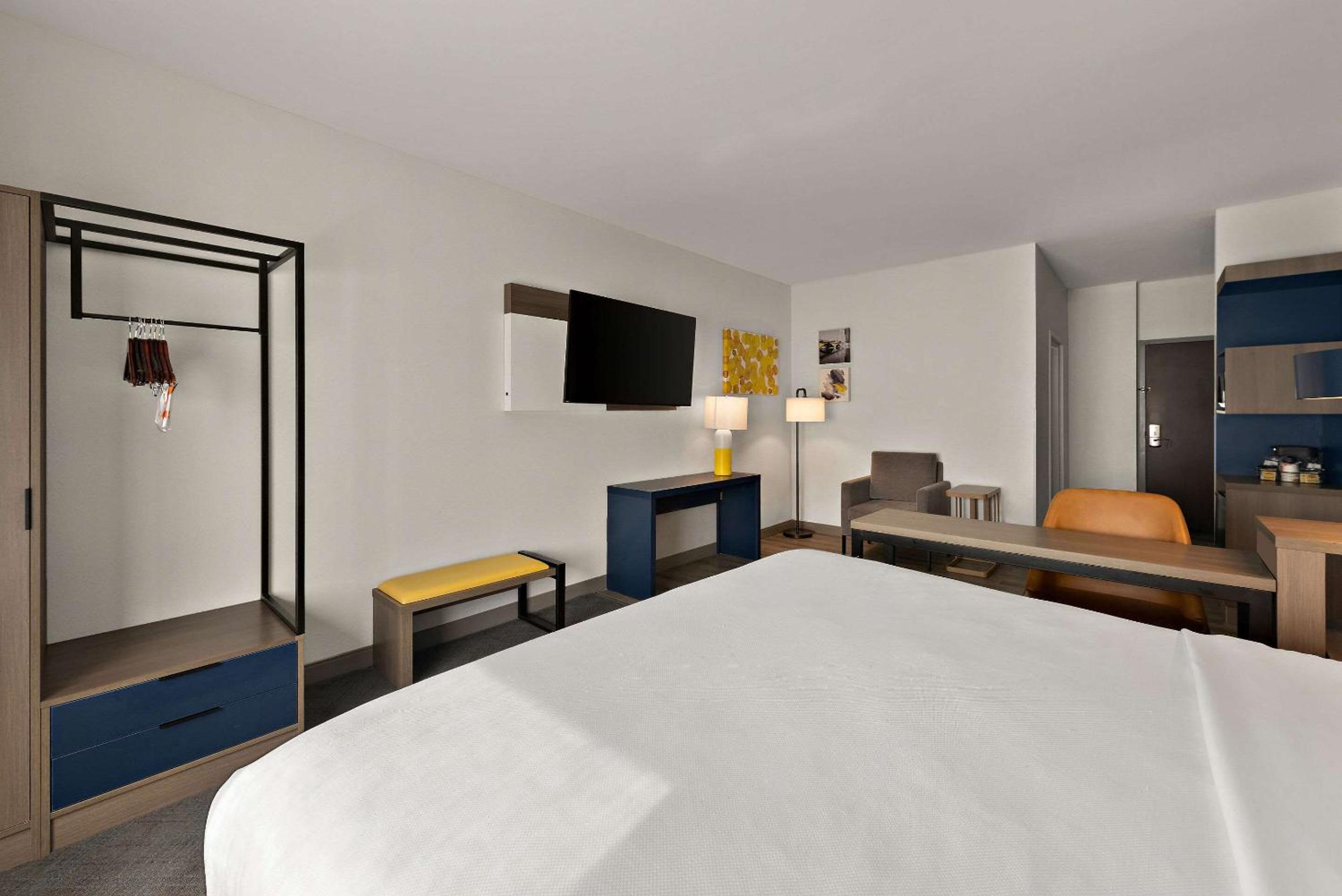 King Suite - Photo 6