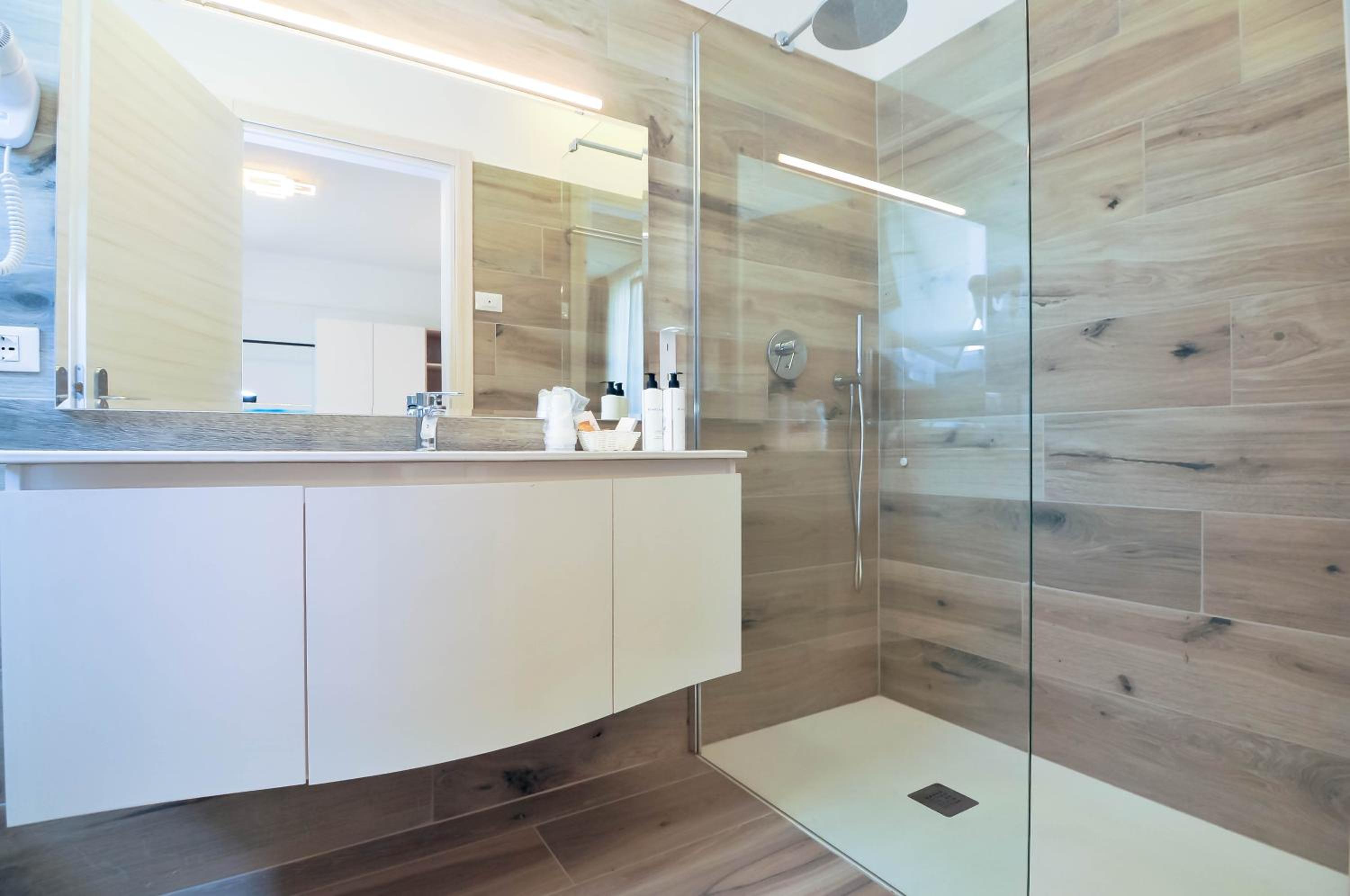 Junior Suite with Jacuzzi and Sauna - Annex Building - Photo 5