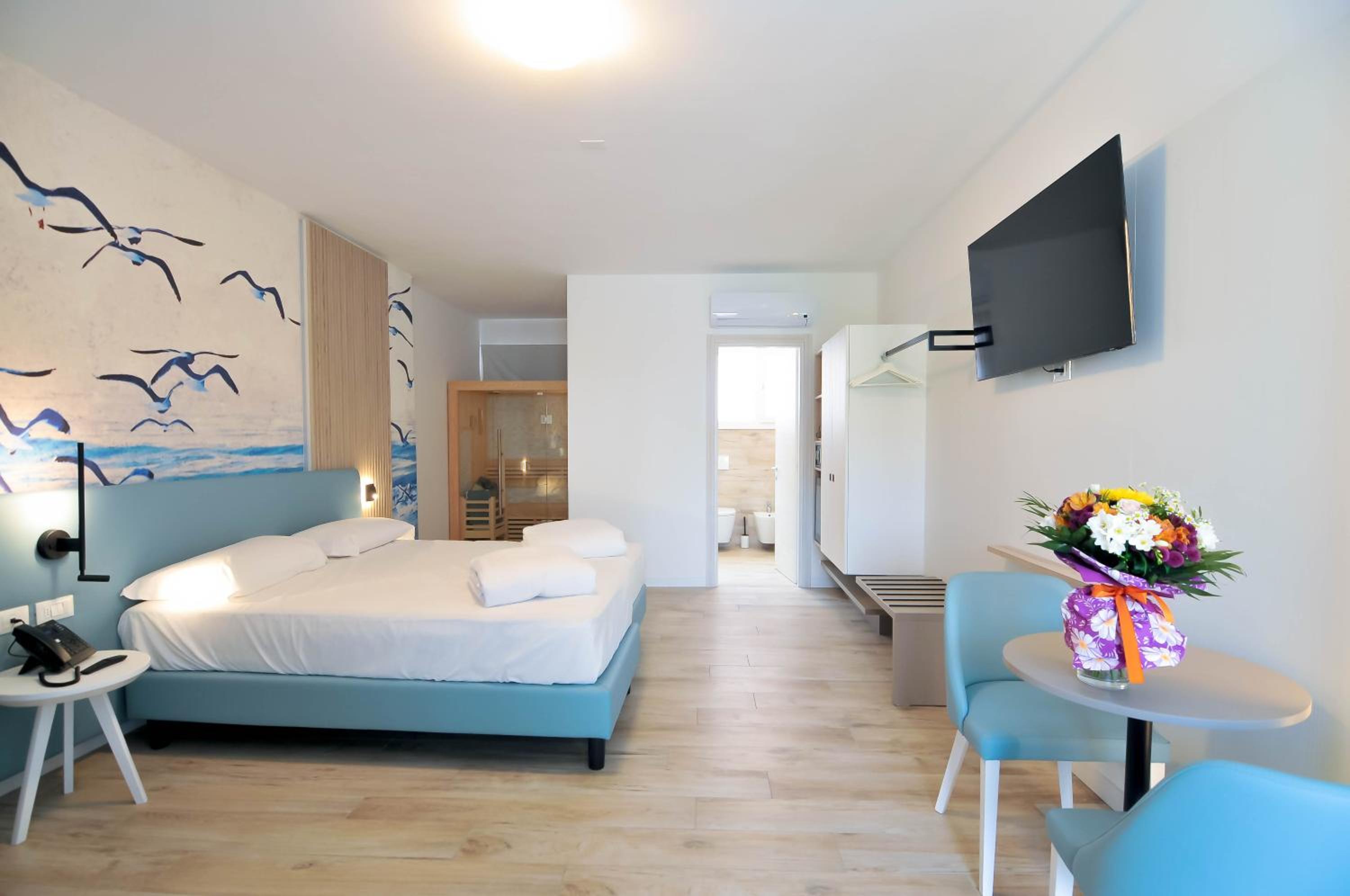 Large Junior Suite with Jacuzzi and Sauna - Annex Building - Photo 44