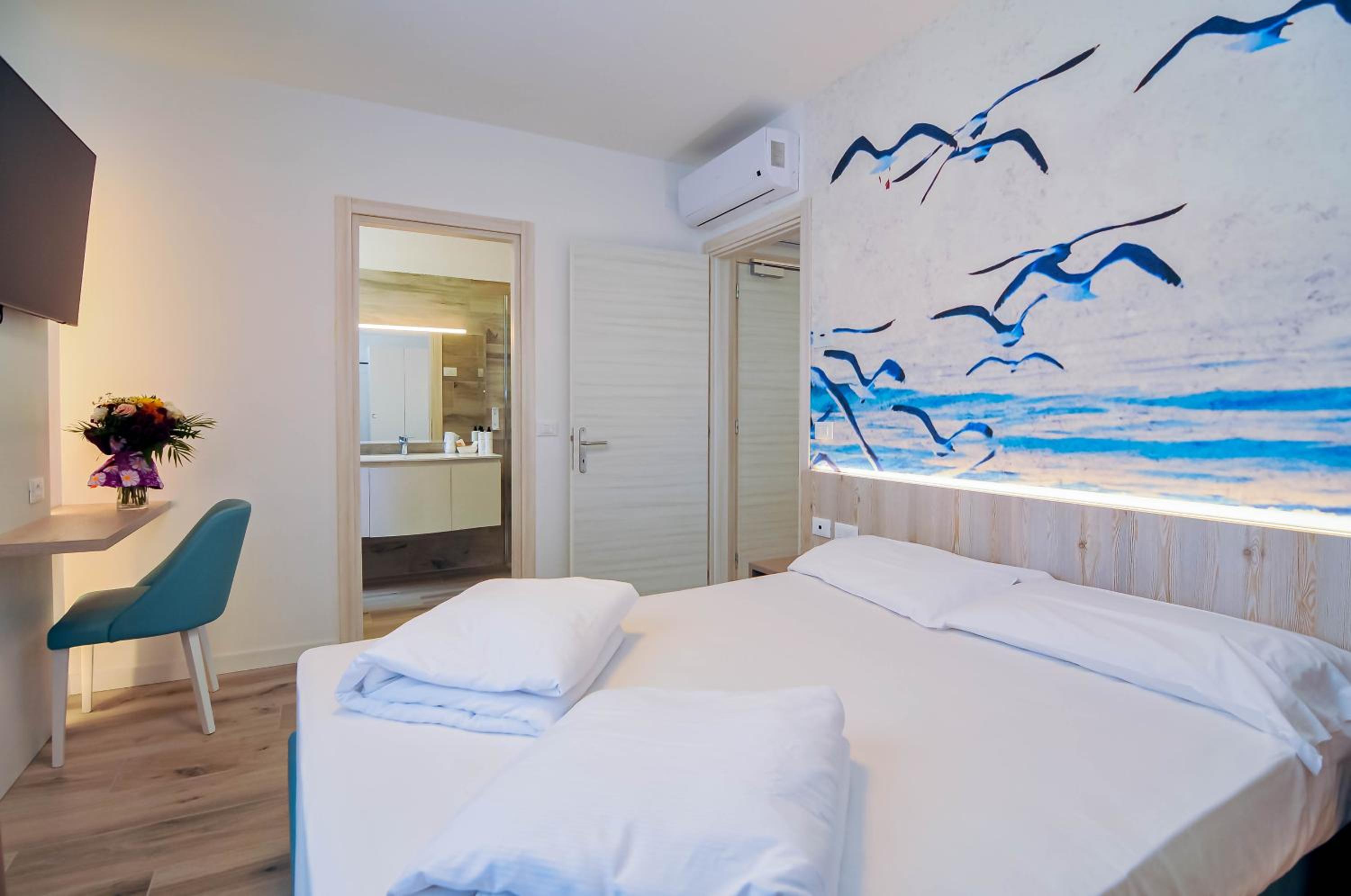 Large Junior Suite with Jacuzzi and Sauna - Annex Building - Photo 48