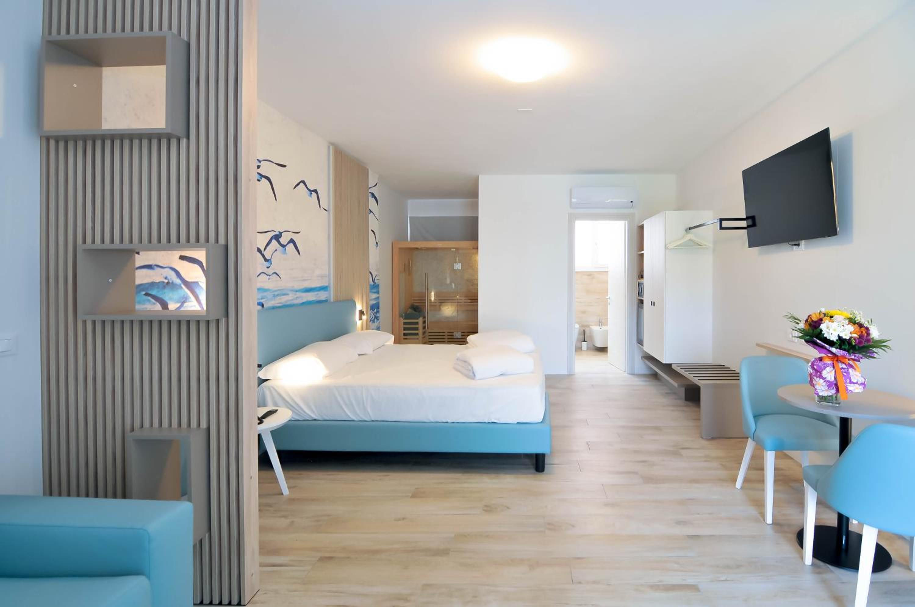 Large Junior Suite with Jacuzzi and Sauna - Annex Building - Photo 5