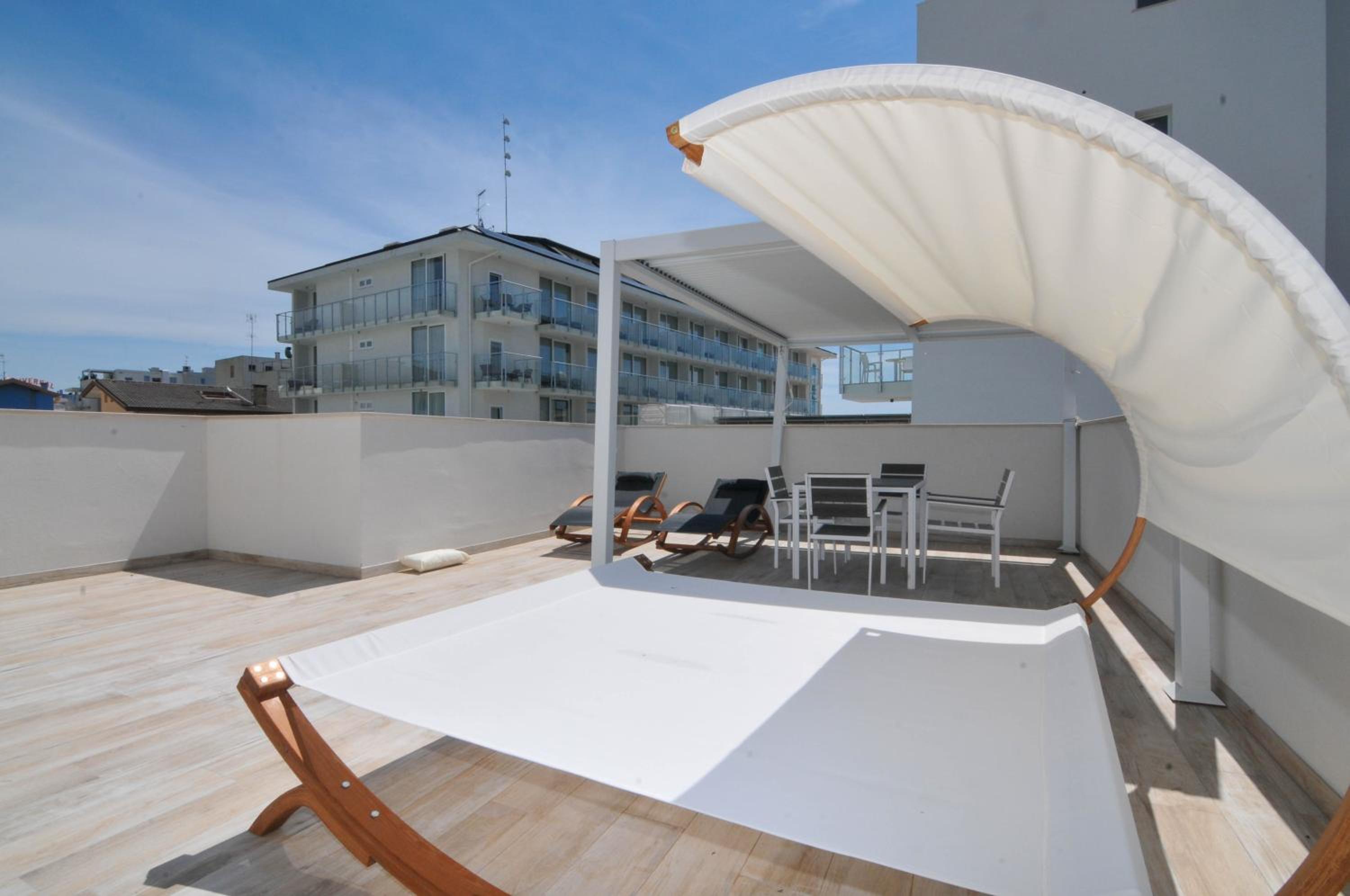 Junior Suite with Jacuzzi - Annex Building - Photo 12