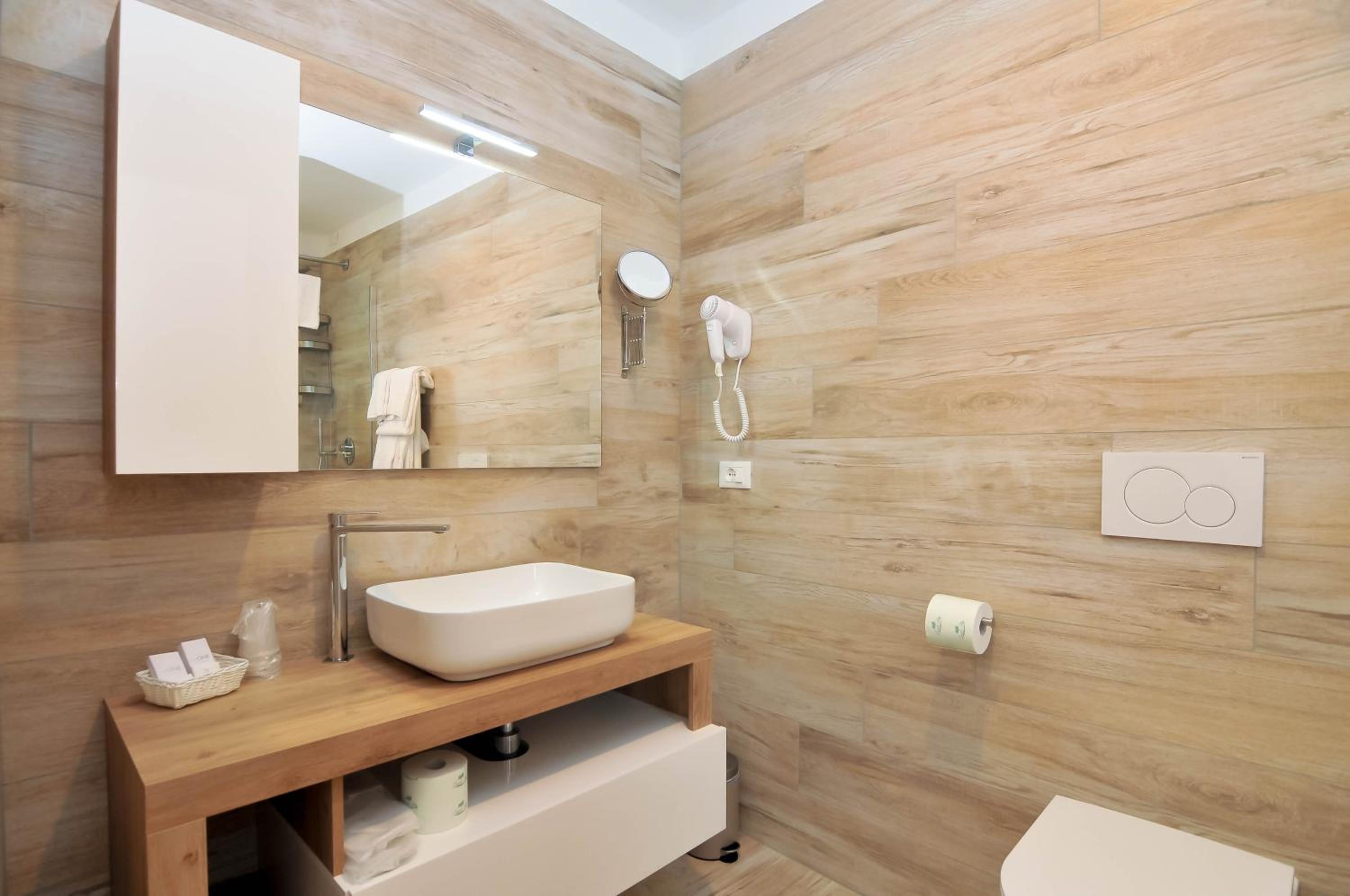 Junior Suite with Jacuzzi and Sauna - Annex Building - Photo 18