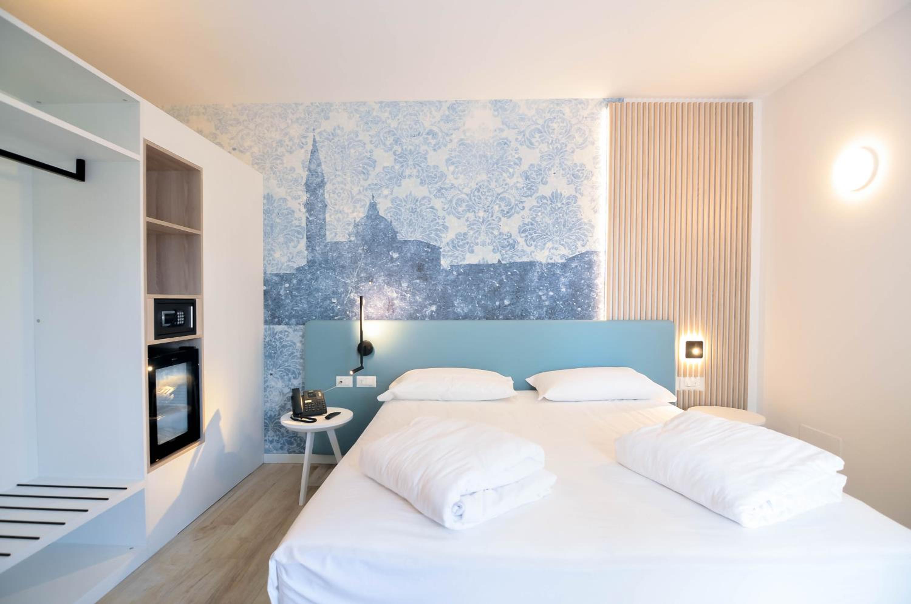 Junior Suite with Jacuzzi - Annex Building - Photo 16