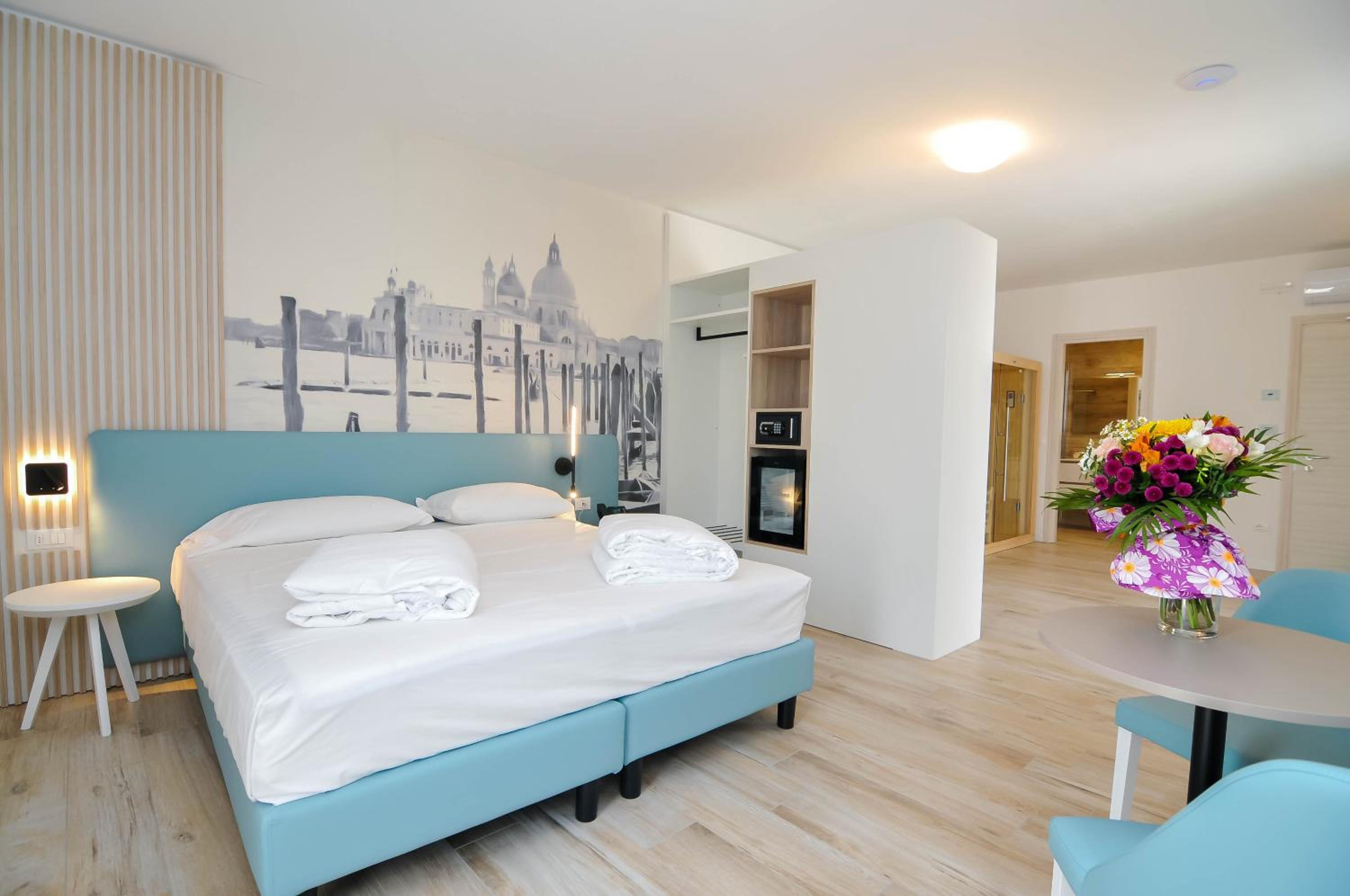 Large Junior Suite with Jacuzzi and Sauna - Annex Building - Photo 15