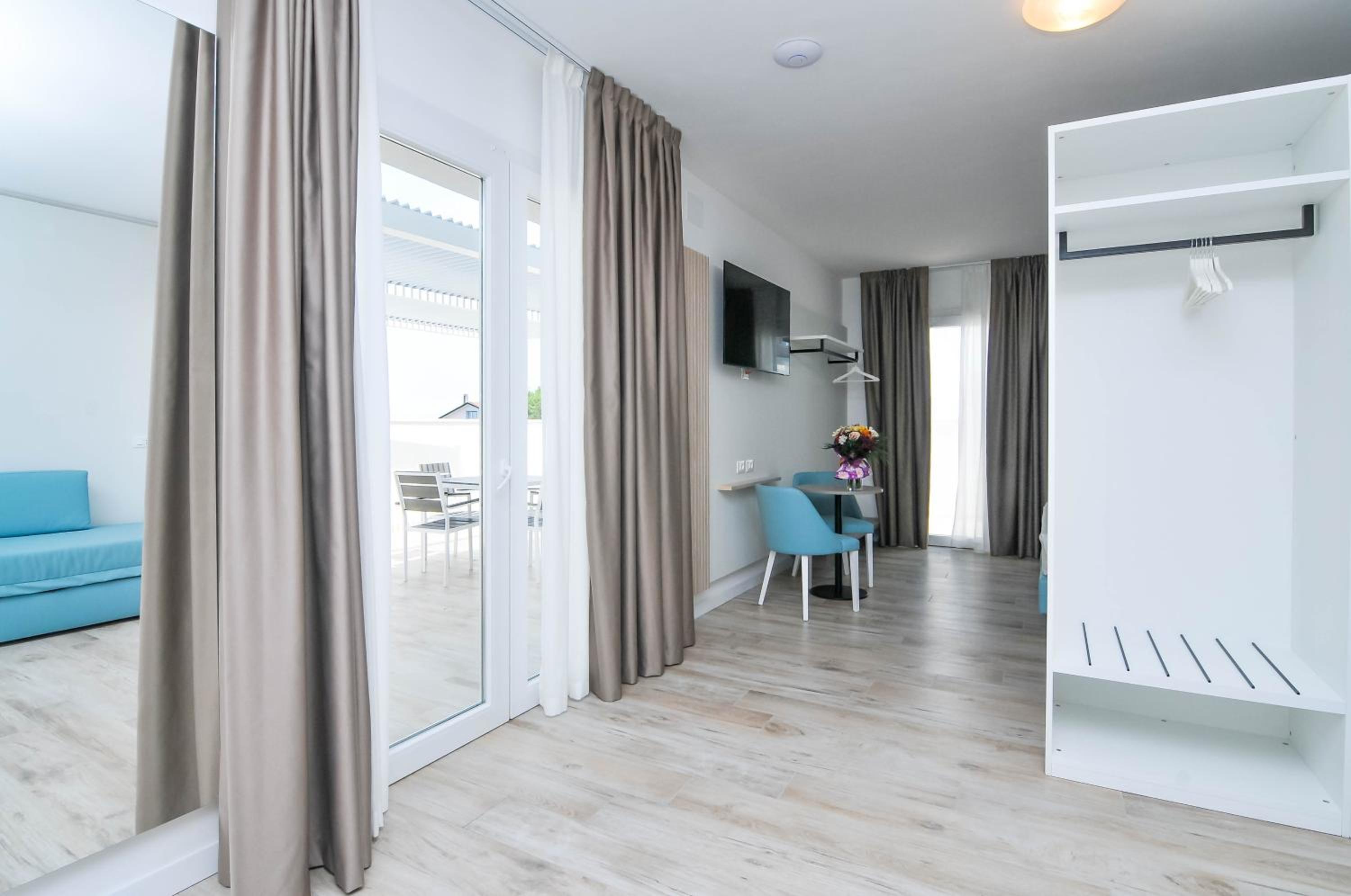 Large Junior Suite with Jacuzzi and Sauna - Annex Building - Photo 16