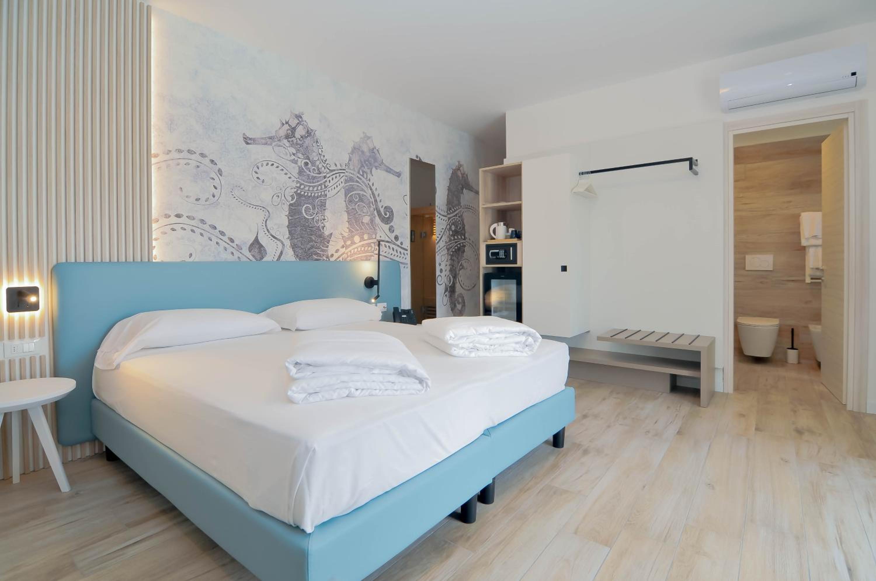 Large Junior Suite with Jacuzzi and Sauna - Annex Building - Photo 17