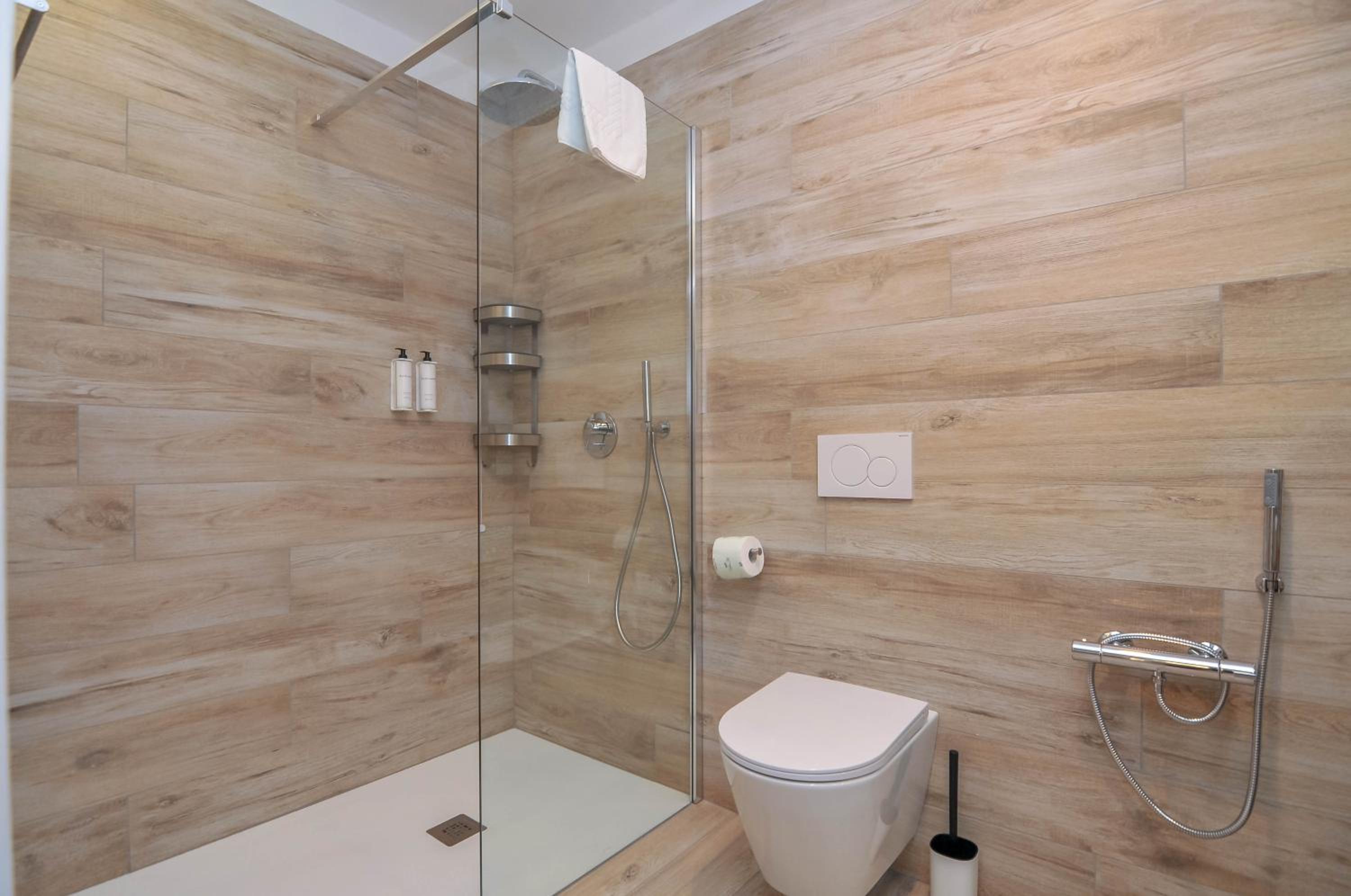 Junior Suite with Jacuzzi and Sauna - Annex Building - Photo 14