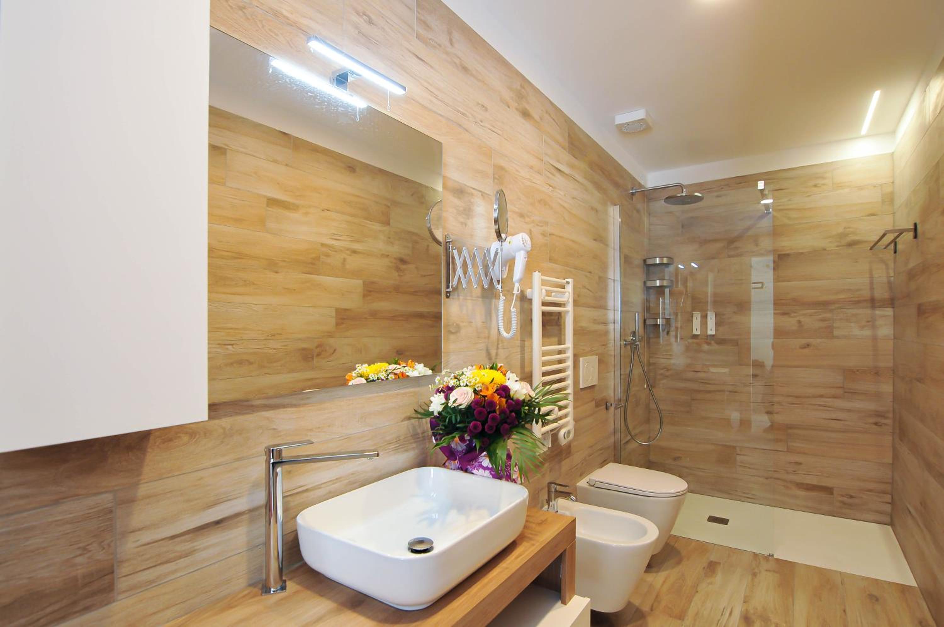 Junior Suite with Jacuzzi - Annex Building - Photo 6