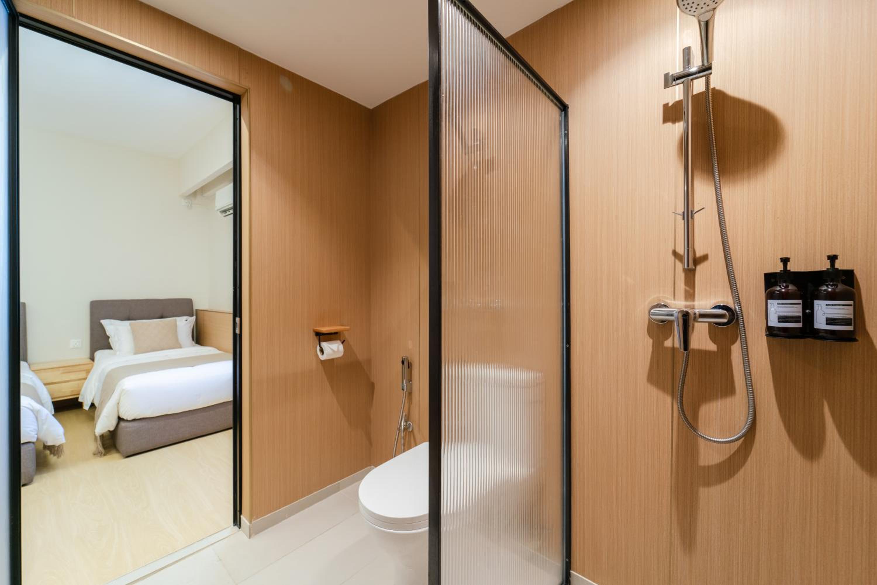 Standard Twin Room - Photo 6