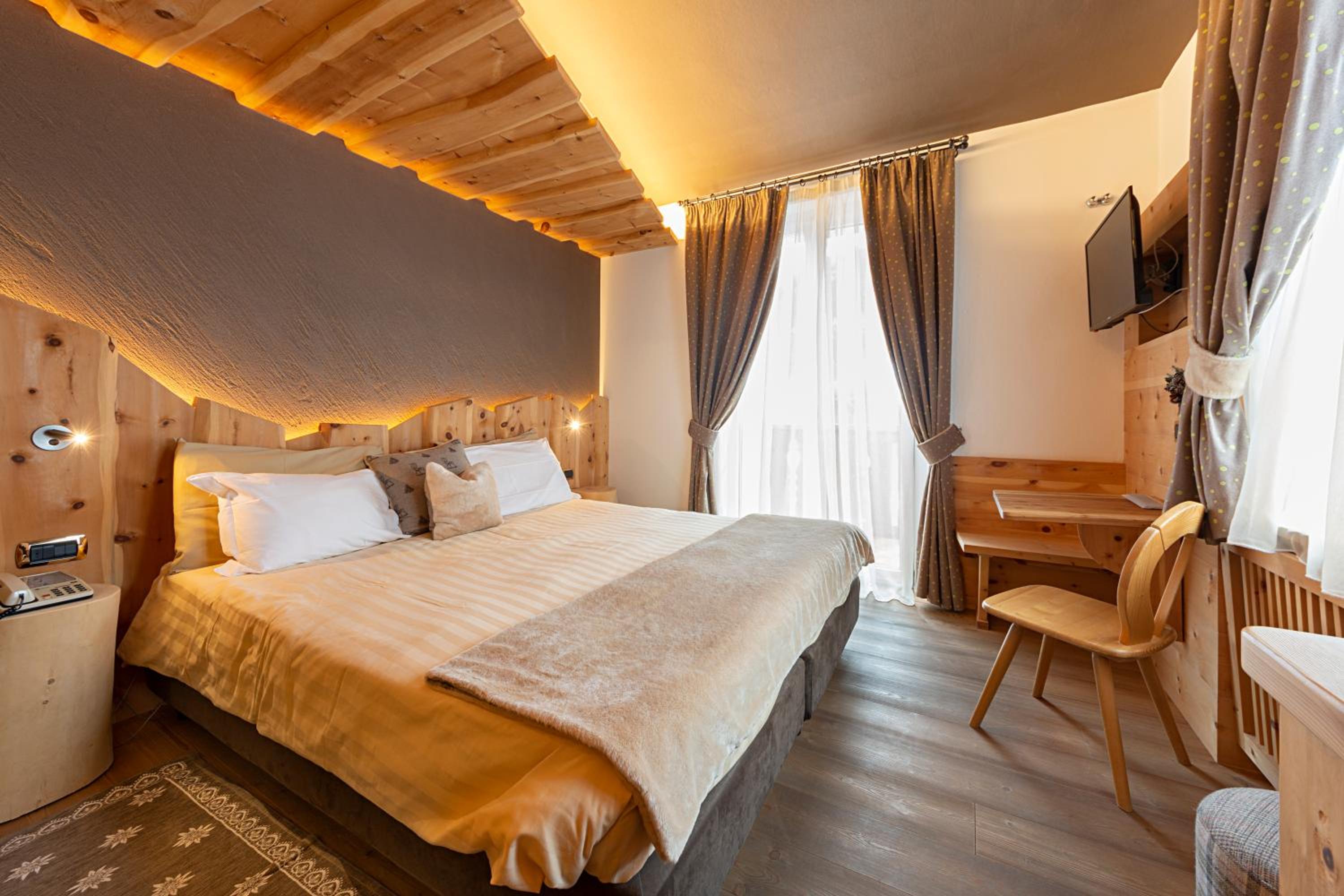 Standard Double or Twin Room with Balcony