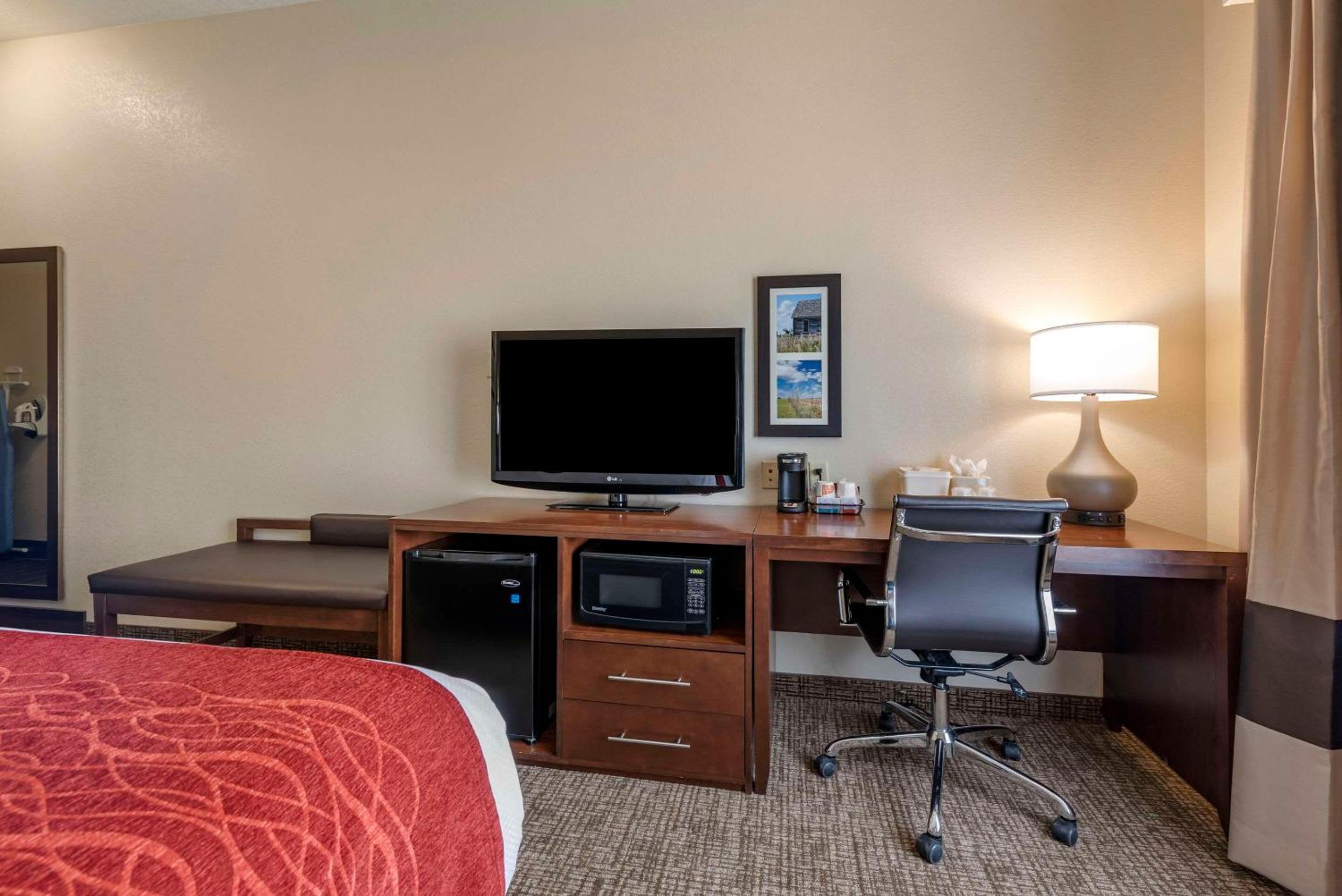 Standard King Room - Non Smoking - Photo 3