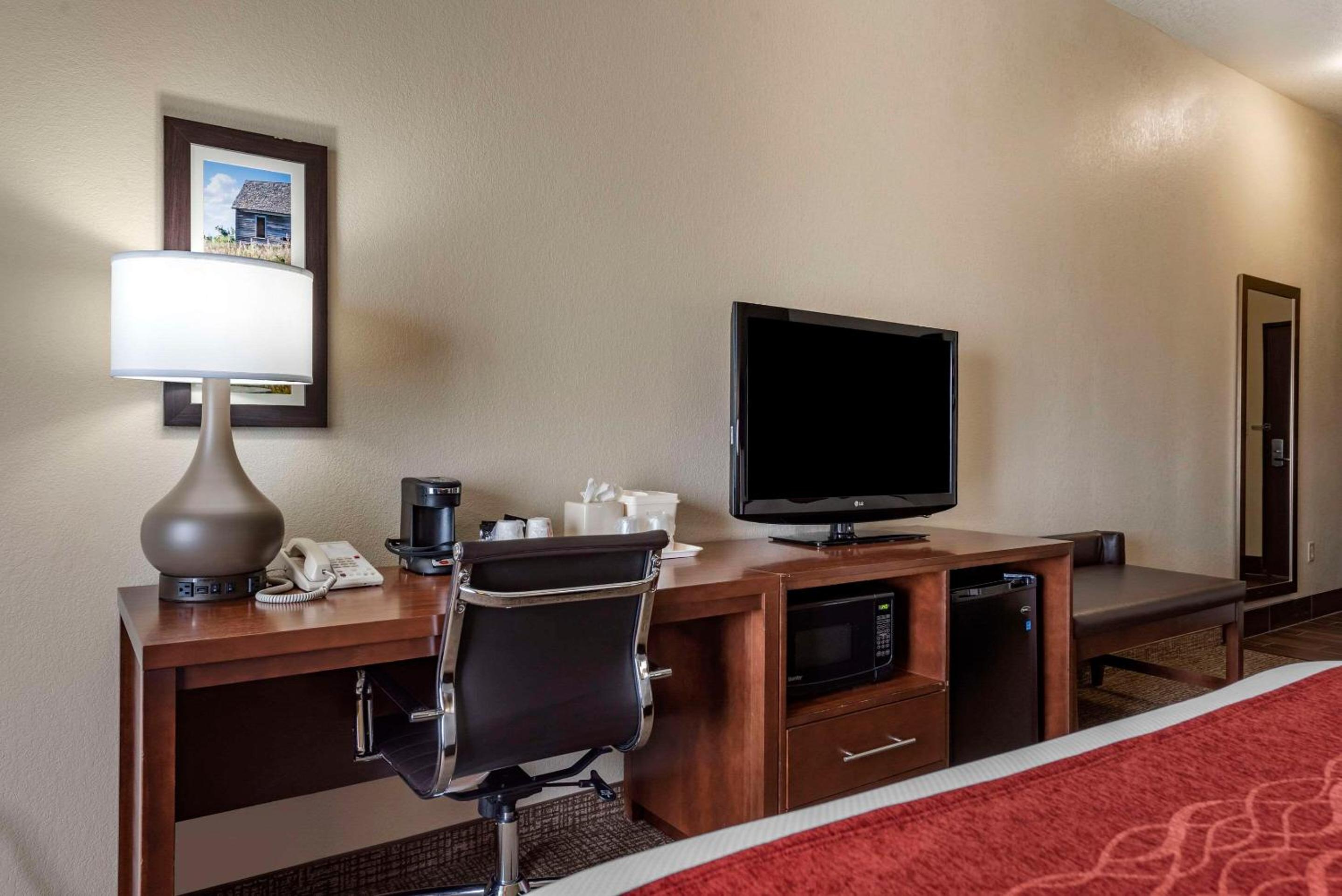 Standard King Room - Non Smoking - Photo 14