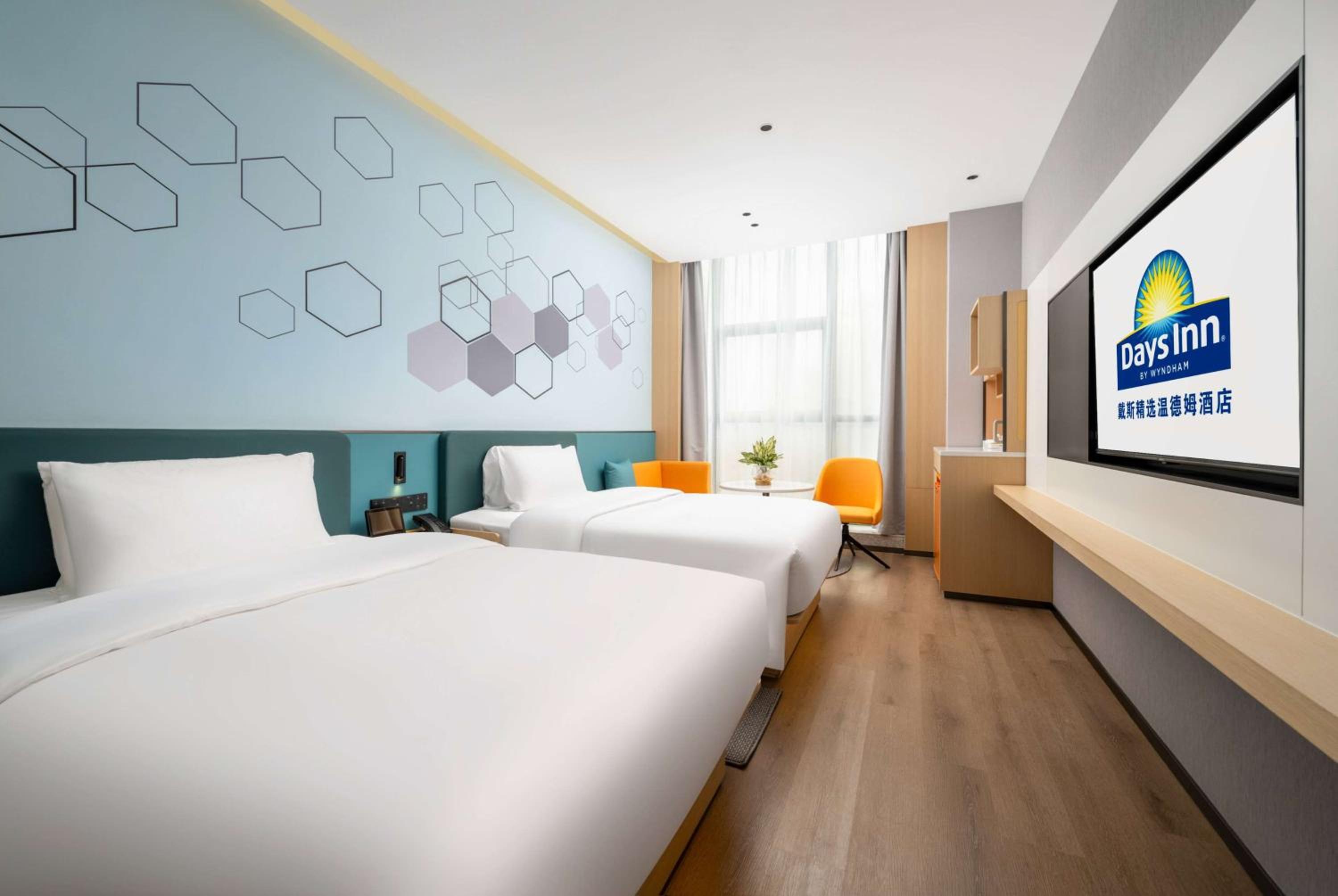 Single Room with Two Single Beds and City View - Non-Smoking