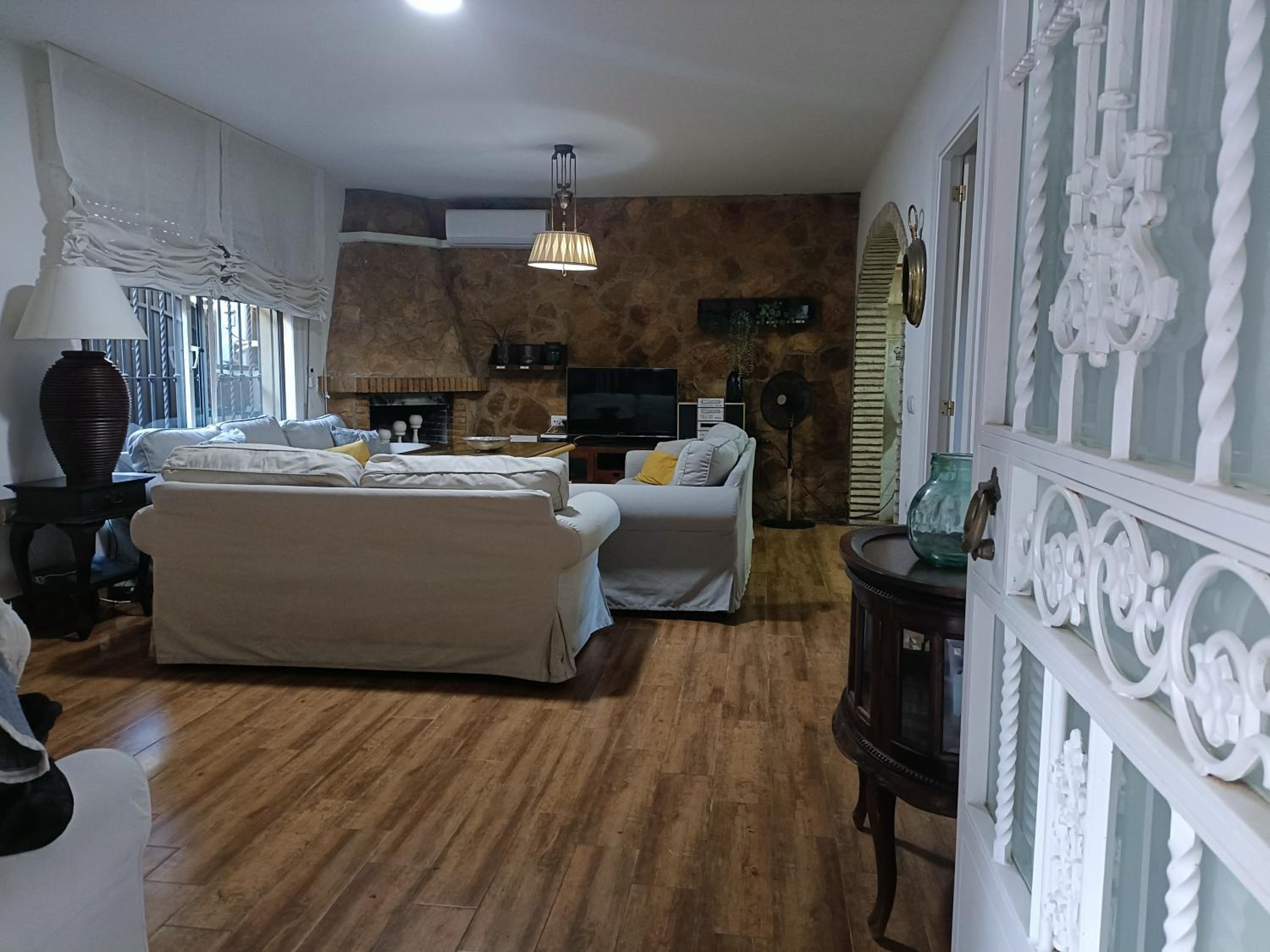 Three-Bedroom House photo 2