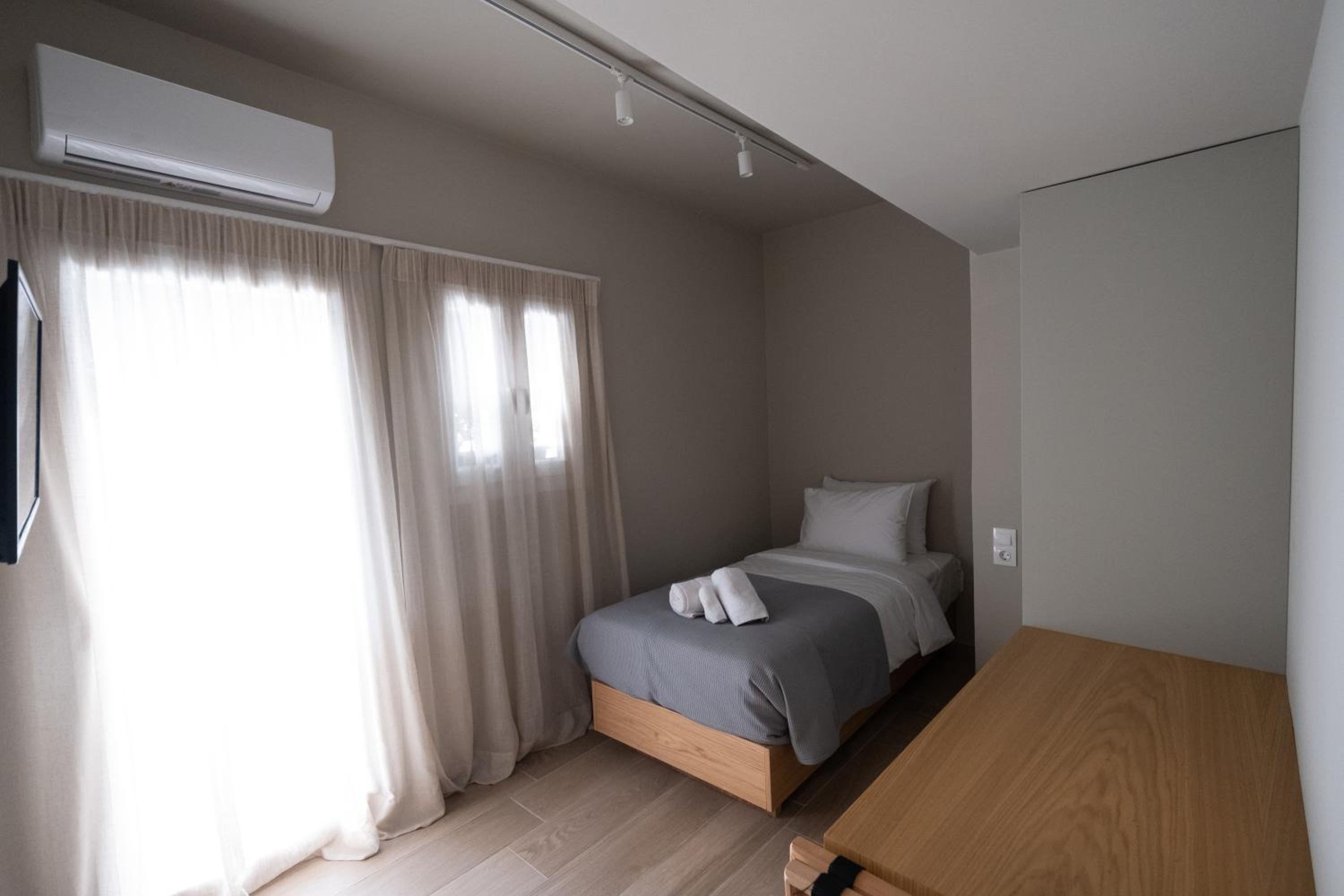 Two-Bedroom Apartment with Balcony photo 3
