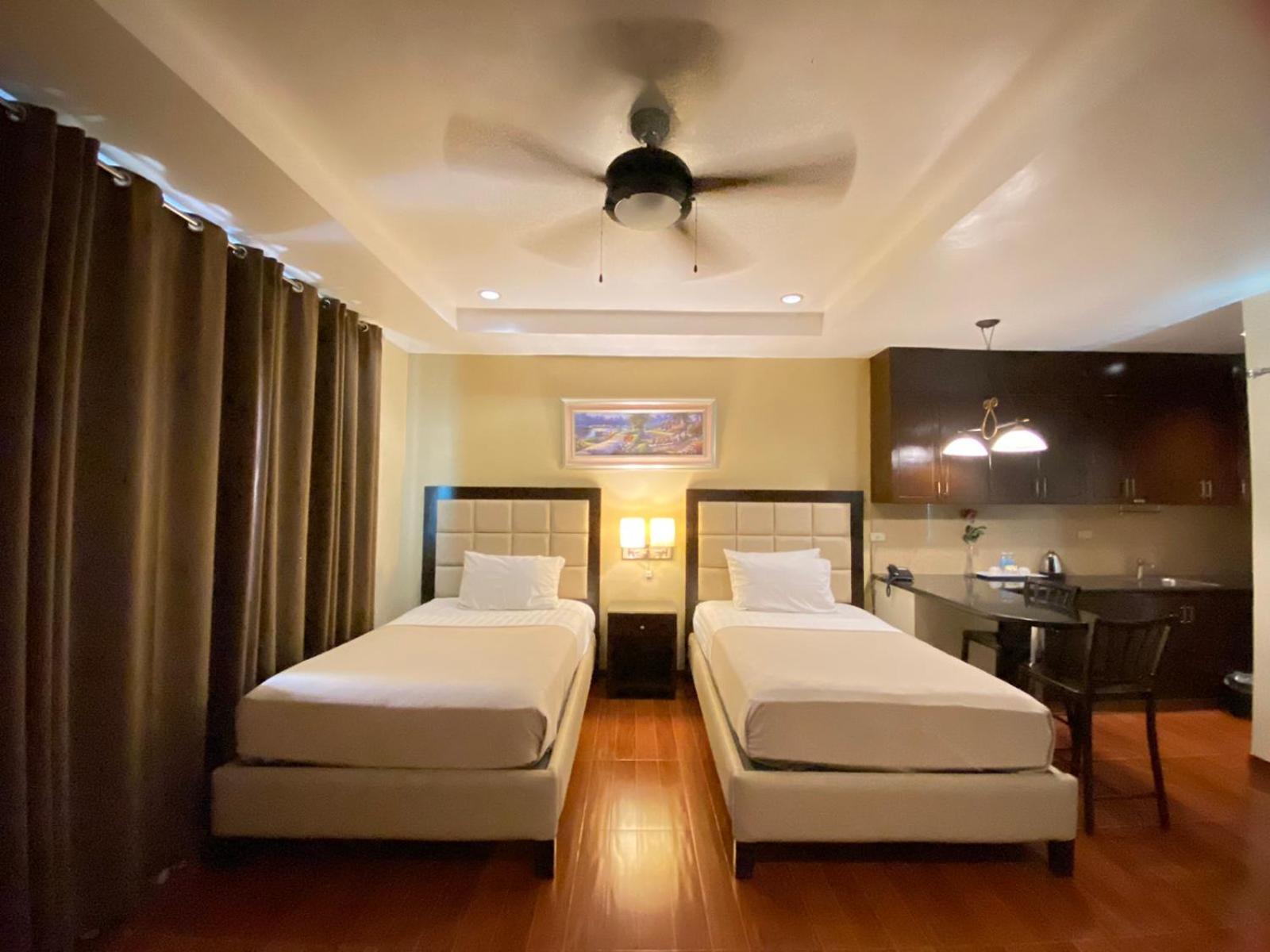 Executive Suite - Photo 1