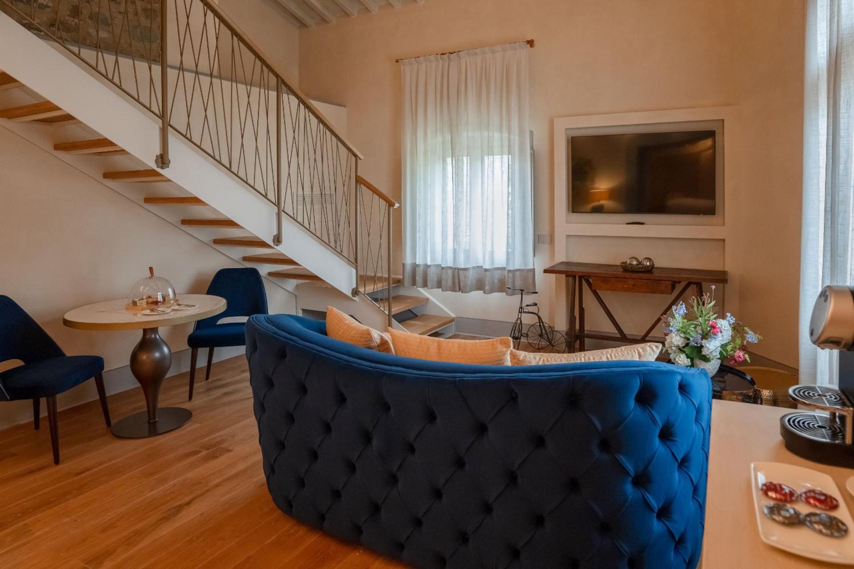 Suite - Photo 6