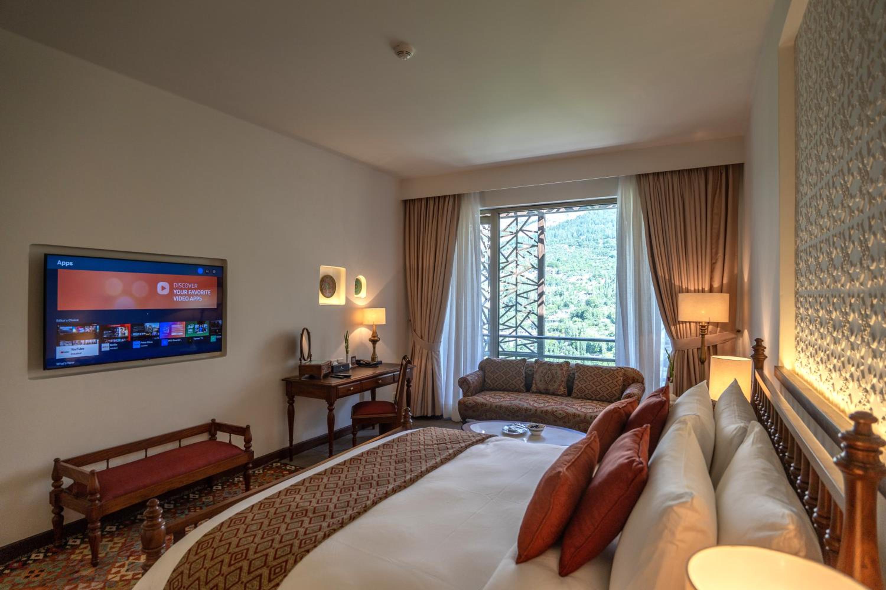 Deluxe King Room