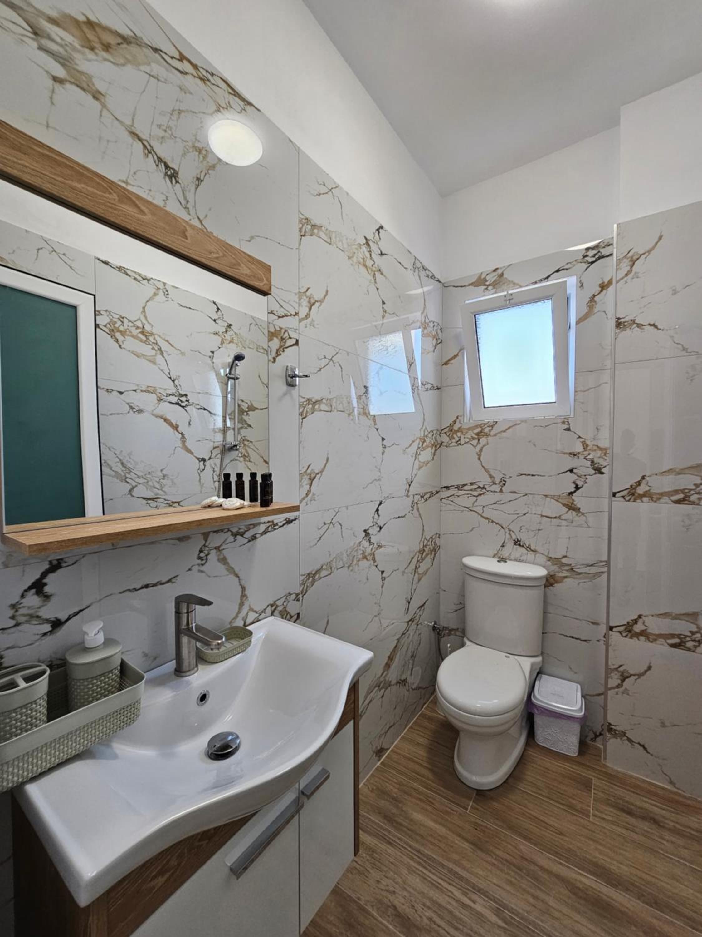 Deluxe Double Room with Balcony photo 3